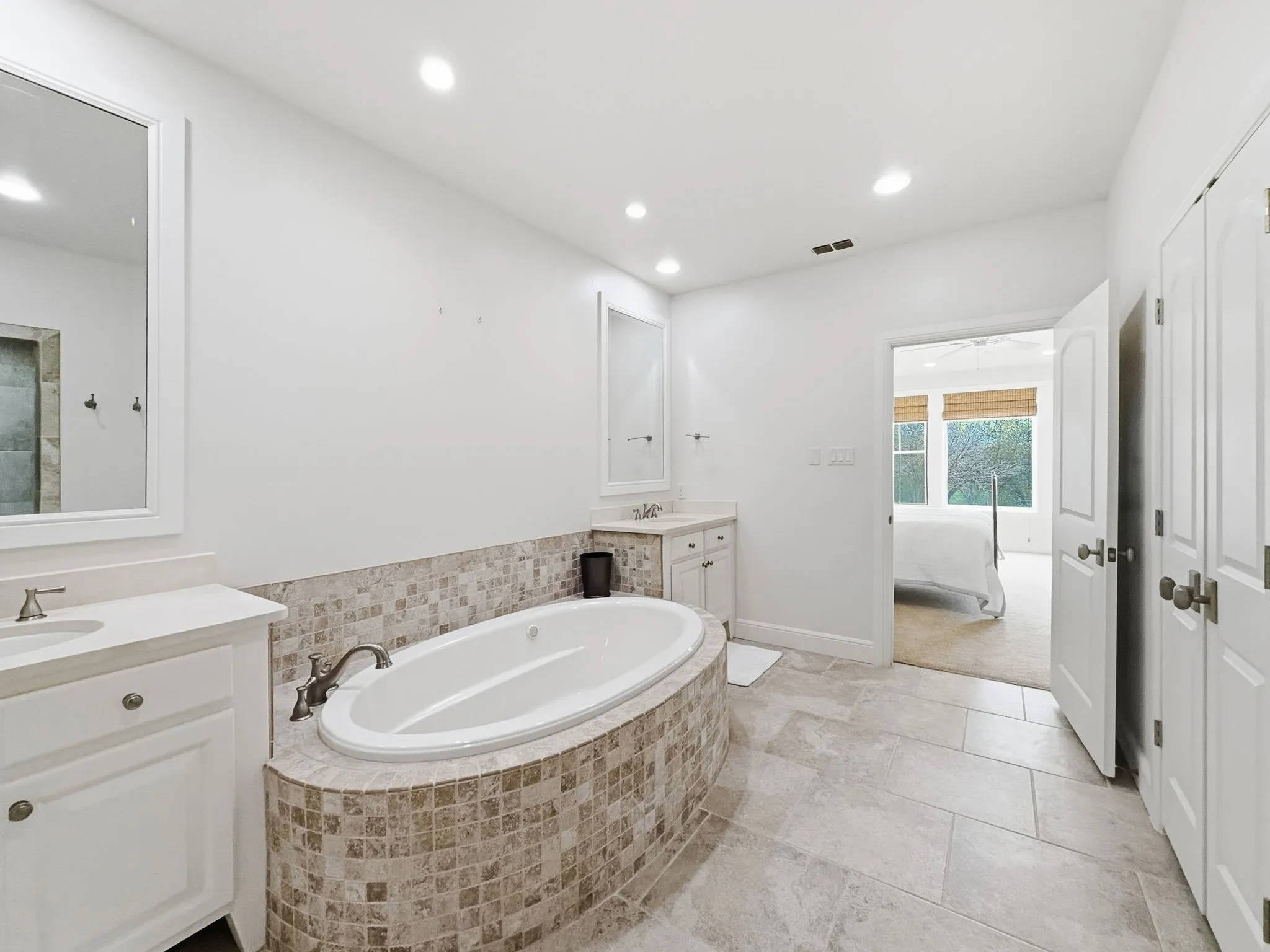 Condominium For Sale in Palo Pinto County , 2033 Harbor Way 104, Graford, Texas 76449, 3 Bedroom, 3 Bathroom, 1 Garage spaces, 2,088 Sqft, built in 2008, Preowned, mls#21242020, Real Estate Agent in Graford, Homes For Sale in Palo Pinto county, Homes For Sale in Graford, Realtor in Graford Texas, Real Estate Brokerage Independent Realty Texas, Luminita Cordes Realtor