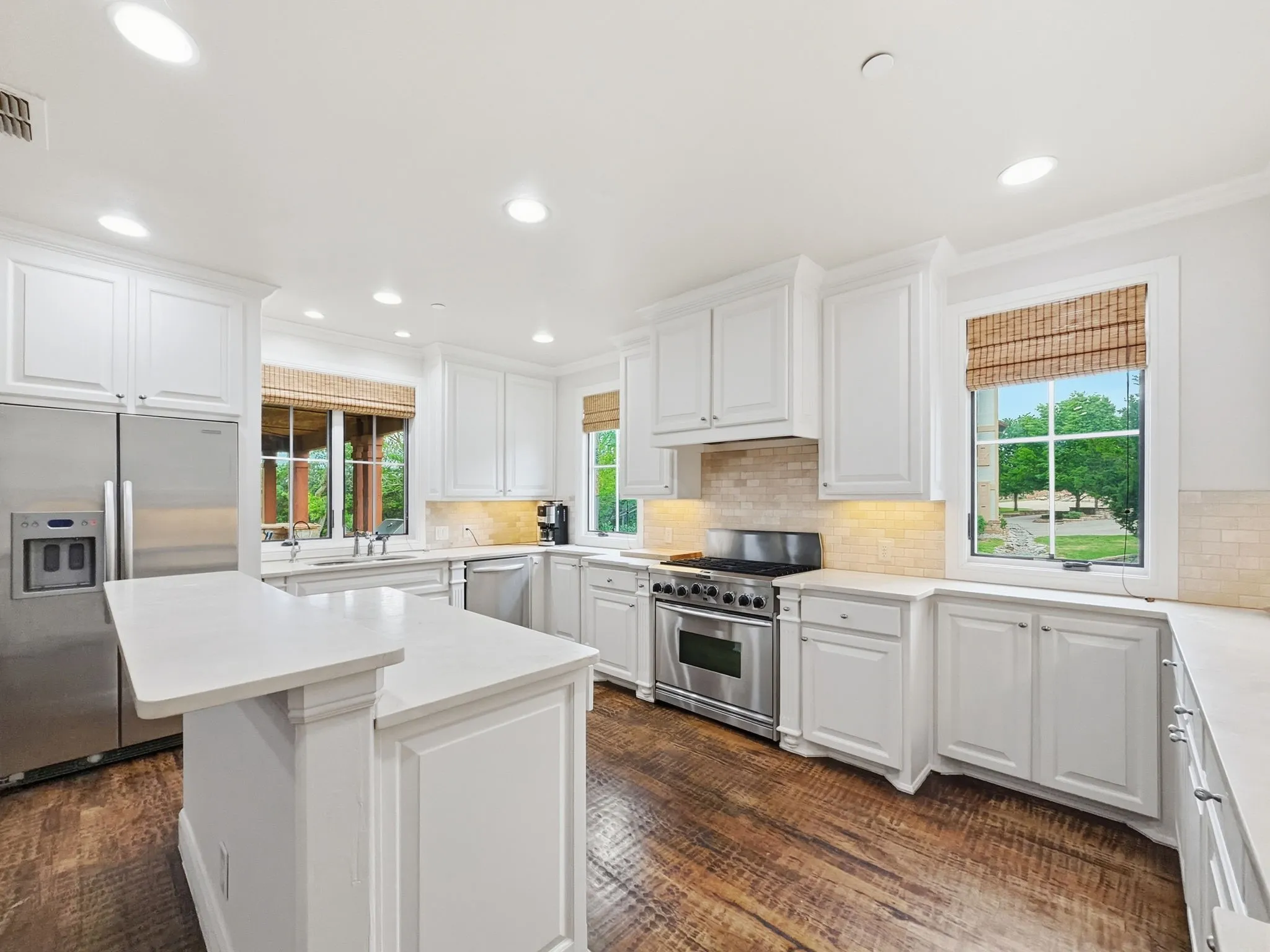 Condominium For Sale in Palo Pinto County , 2033 Harbor Way 104, Graford, Texas 76449, 3 Bedroom, 3 Bathroom, 1 Garage spaces, 2,088 Sqft, built in 2008, Preowned, mls#21242020, Real Estate Agent in Graford, Homes For Sale in Palo Pinto county, Homes For Sale in Graford, Realtor in Graford Texas, Real Estate Brokerage Independent Realty Texas, Luminita Cordes Realtor