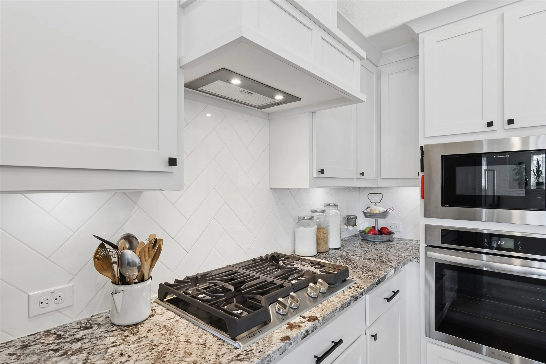 Single Family Residence For Sale in Tarrant County , 9156 Rock Nettle Drive, Fort Worth, Texas 76131, 4 Bedroom, 3 Bathroom, 2 Garage spaces, 2,371 Sqft, built in 2024, mls#21242577, Real Estate Agent in Fort Worth, Homes For Sale in Tarrant county, Homes For Sale in Fort Worth, Realtor in Fort Worth Texas, Real Estate Brokerage Independent Realty Texas, Luminita Cordes Realtor