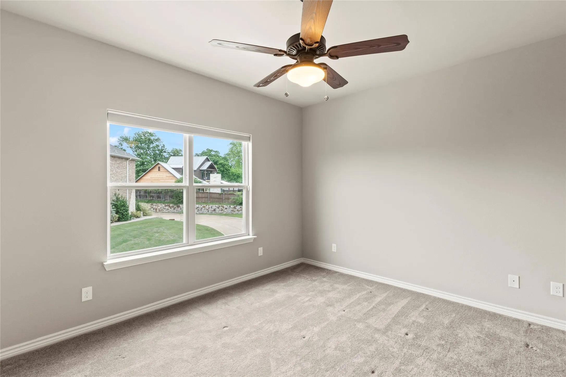 Upstairs 2nd ensuite bedroom