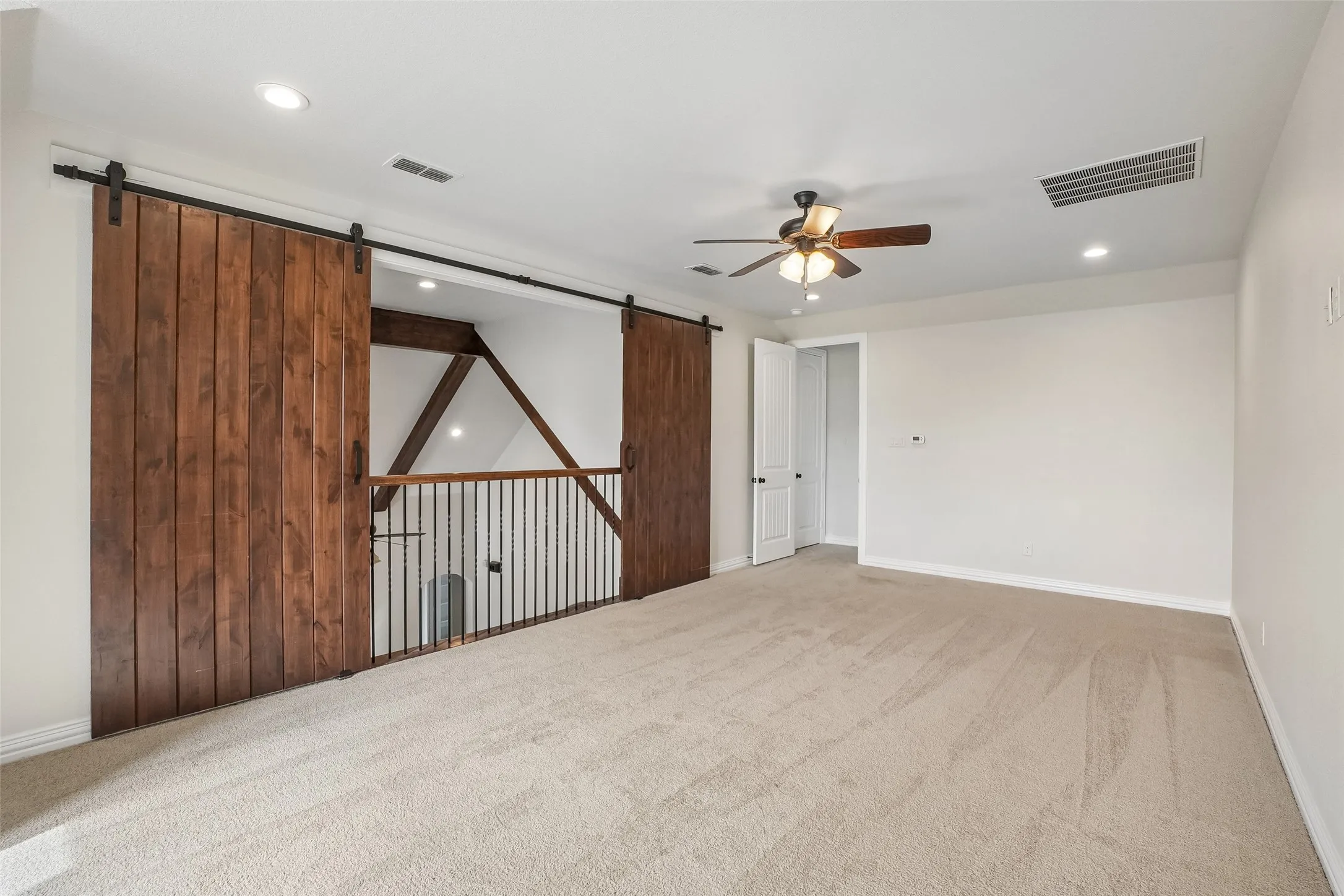 Single Family Residence For Sale in Ellis County , 6411 Caliche Circle, Midlothian, Texas 76065, 4 Bedroom, 4 Bathroom, 3 Garage spaces, 3,278 Sqft, built in 2017, mls#21228545, Real Estate Agent in Midlothian, Homes For Sale in Ellis county, Homes For Sale in Midlothian, Realtor in Midlothian Texas, Real Estate Brokerage Independent Realty Texas, Luminita Cordes Realtor