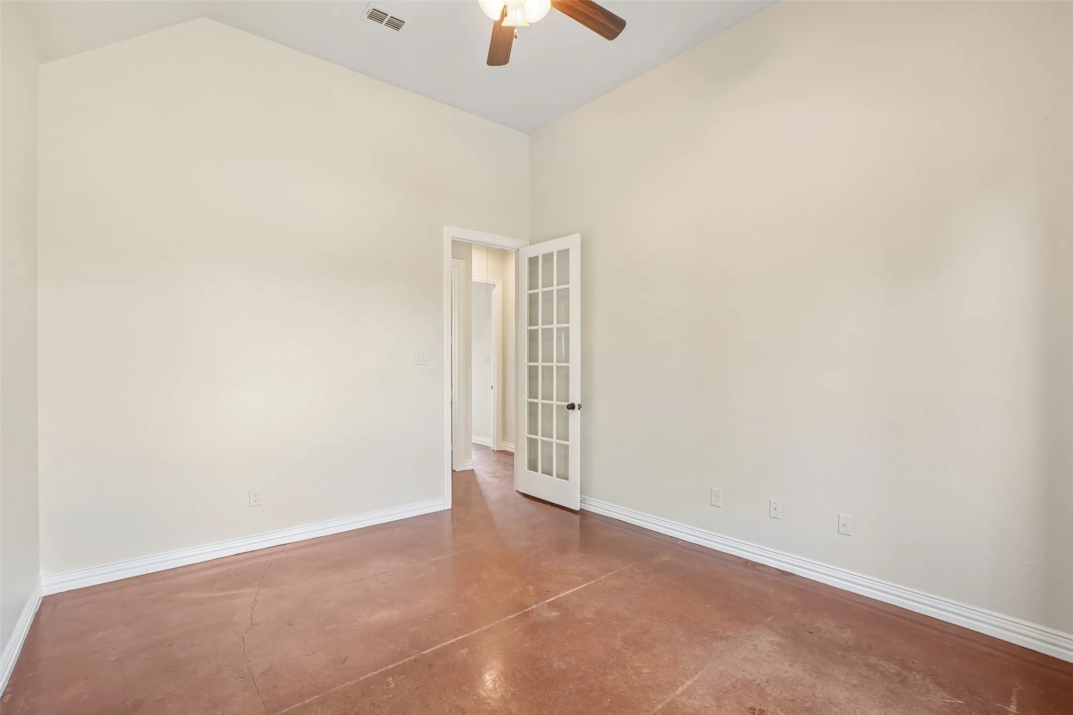 Single Family Residence For Sale in Ellis County , 6411 Caliche Circle, Midlothian, Texas 76065, 4 Bedroom, 4 Bathroom, 3 Garage spaces, 3,278 Sqft, built in 2017, mls#21228545, Real Estate Agent in Midlothian, Homes For Sale in Ellis county, Homes For Sale in Midlothian, Realtor in Midlothian Texas, Real Estate Brokerage Independent Realty Texas, Luminita Cordes Realtor