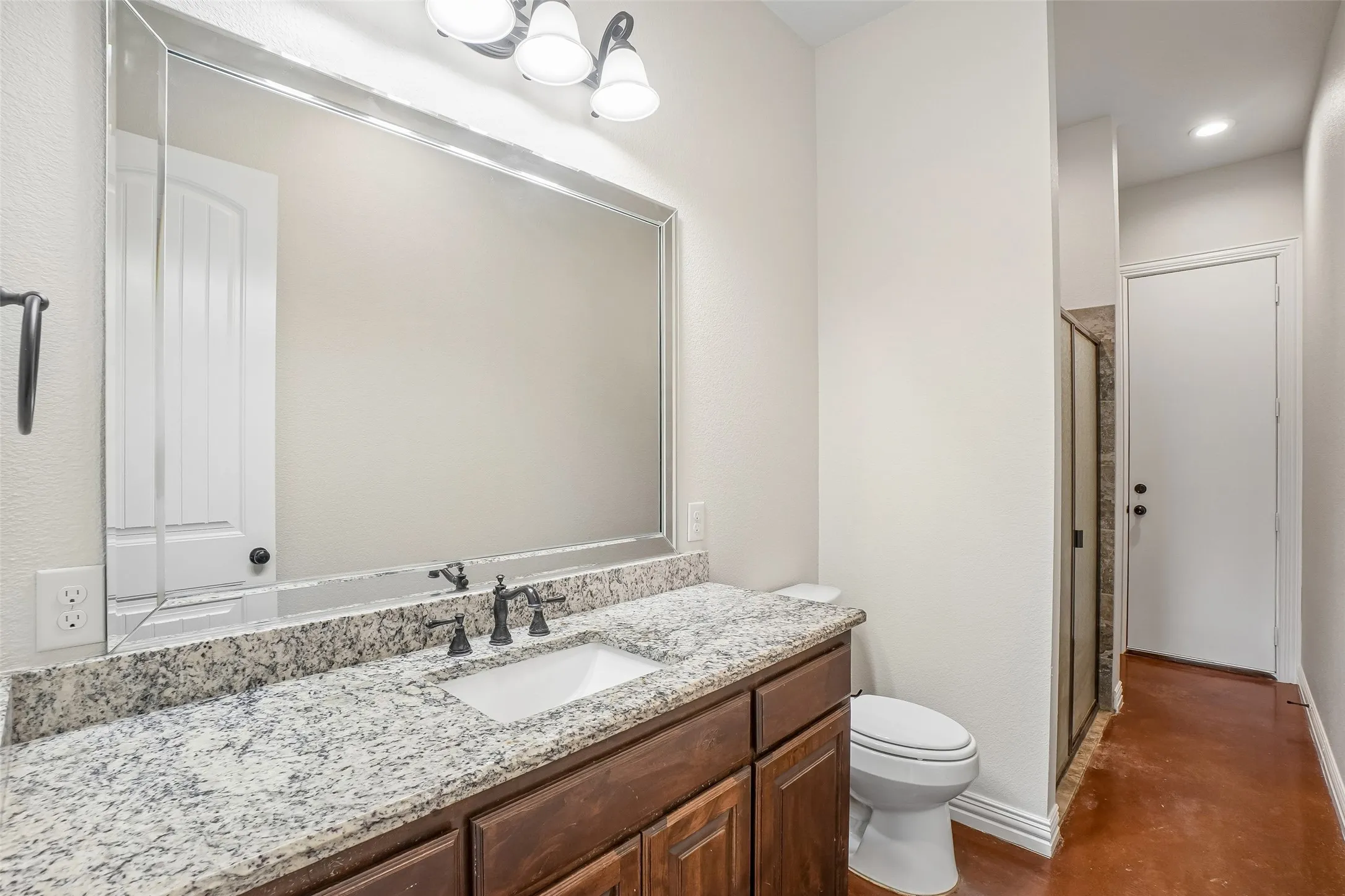 Single Family Residence For Sale in Ellis County , 6411 Caliche Circle, Midlothian, Texas 76065, 4 Bedroom, 4 Bathroom, 3 Garage spaces, 3,278 Sqft, built in 2017, mls#21228545, Real Estate Agent in Midlothian, Homes For Sale in Ellis county, Homes For Sale in Midlothian, Realtor in Midlothian Texas, Real Estate Brokerage Independent Realty Texas, Luminita Cordes Realtor
