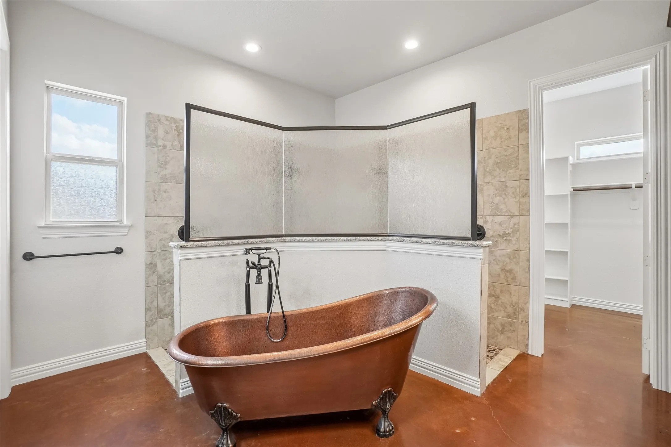 Single Family Residence For Sale in Ellis County , 6411 Caliche Circle, Midlothian, Texas 76065, 4 Bedroom, 4 Bathroom, 3 Garage spaces, 3,278 Sqft, built in 2017, mls#21228545, Real Estate Agent in Midlothian, Homes For Sale in Ellis county, Homes For Sale in Midlothian, Realtor in Midlothian Texas, Real Estate Brokerage Independent Realty Texas, Luminita Cordes Realtor