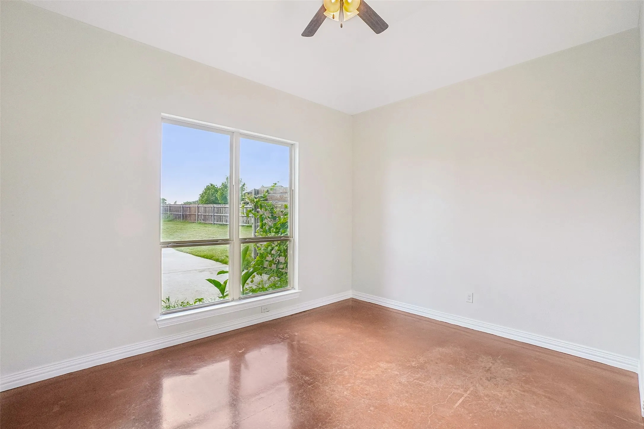 Single Family Residence For Sale in Ellis County , 6411 Caliche Circle, Midlothian, Texas 76065, 4 Bedroom, 4 Bathroom, 3 Garage spaces, 3,278 Sqft, built in 2017, mls#21228545, Real Estate Agent in Midlothian, Homes For Sale in Ellis county, Homes For Sale in Midlothian, Realtor in Midlothian Texas, Real Estate Brokerage Independent Realty Texas, Luminita Cordes Realtor