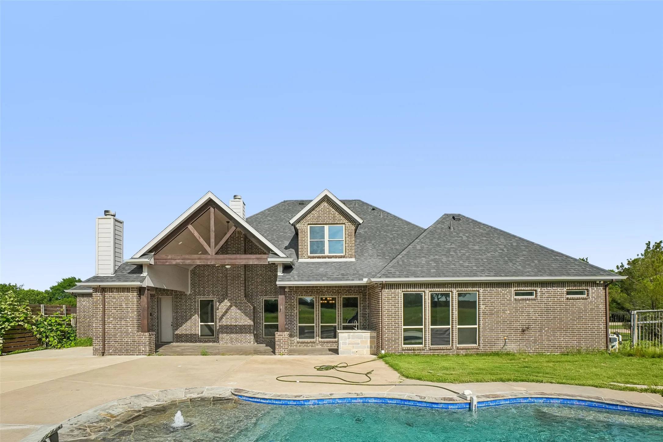 Single Family Residence For Sale in Ellis County , 6411 Caliche Circle, Midlothian, Texas 76065, 4 Bedroom, 4 Bathroom, 3 Garage spaces, 3,278 Sqft, built in 2017, mls#21228545, Real Estate Agent in Midlothian, Homes For Sale in Ellis county, Homes For Sale in Midlothian, Realtor in Midlothian Texas, Real Estate Brokerage Independent Realty Texas, Luminita Cordes Realtor