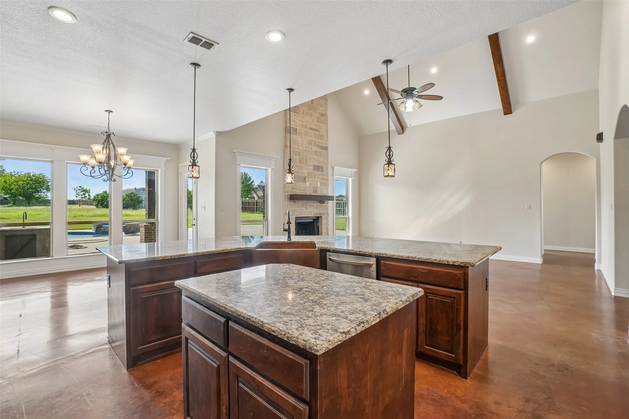 Single Family Residence For Sale in Ellis County , 6411 Caliche Circle, Midlothian, Texas 76065, 4 Bedroom, 4 Bathroom, 3 Garage spaces, 3,278 Sqft, built in 2017, mls#21228545, Real Estate Agent in Midlothian, Homes For Sale in Ellis county, Homes For Sale in Midlothian, Realtor in Midlothian Texas, Real Estate Brokerage Independent Realty Texas, Luminita Cordes Realtor