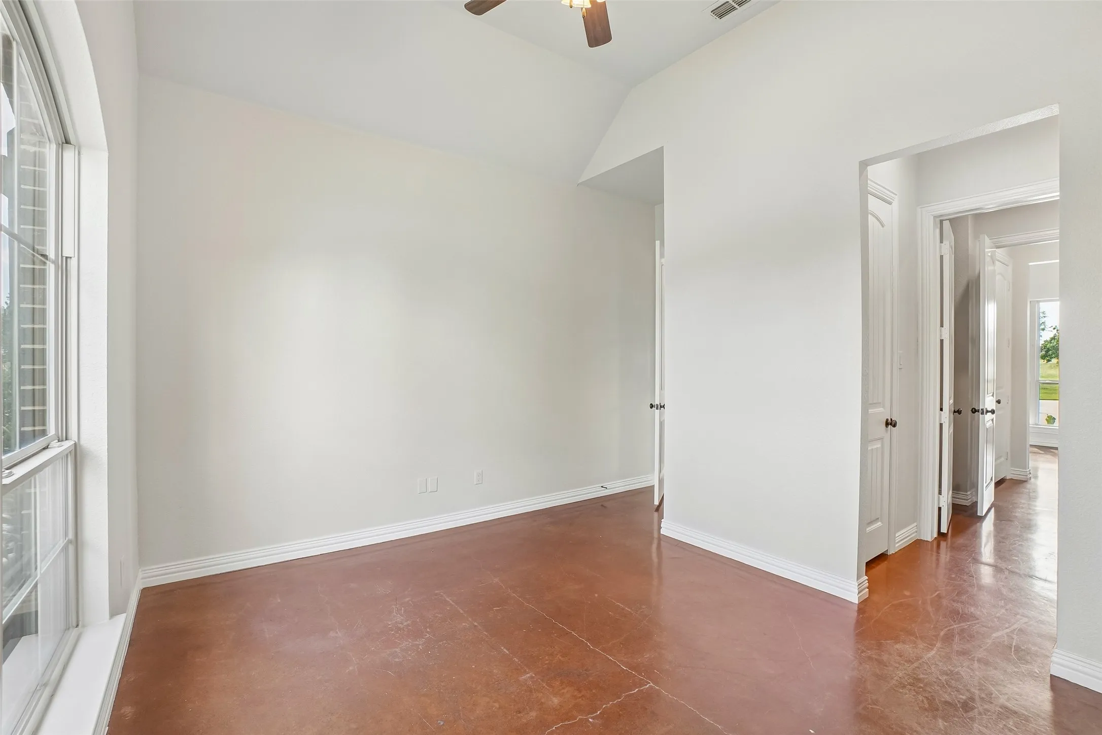 Single Family Residence For Sale in Ellis County , 6411 Caliche Circle, Midlothian, Texas 76065, 4 Bedroom, 4 Bathroom, 3 Garage spaces, 3,278 Sqft, built in 2017, mls#21228545, Real Estate Agent in Midlothian, Homes For Sale in Ellis county, Homes For Sale in Midlothian, Realtor in Midlothian Texas, Real Estate Brokerage Independent Realty Texas, Luminita Cordes Realtor