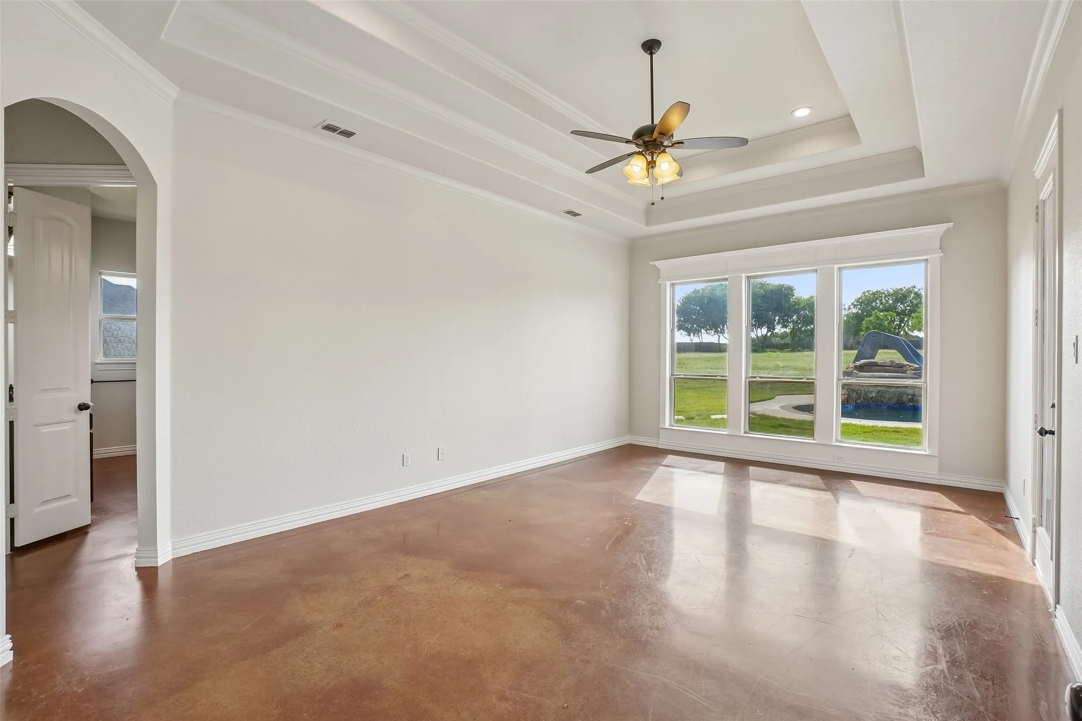 Single Family Residence For Sale in Ellis County , 6411 Caliche Circle, Midlothian, Texas 76065, 4 Bedroom, 4 Bathroom, 3 Garage spaces, 3,278 Sqft, built in 2017, mls#21228545, Real Estate Agent in Midlothian, Homes For Sale in Ellis county, Homes For Sale in Midlothian, Realtor in Midlothian Texas, Real Estate Brokerage Independent Realty Texas, Luminita Cordes Realtor
