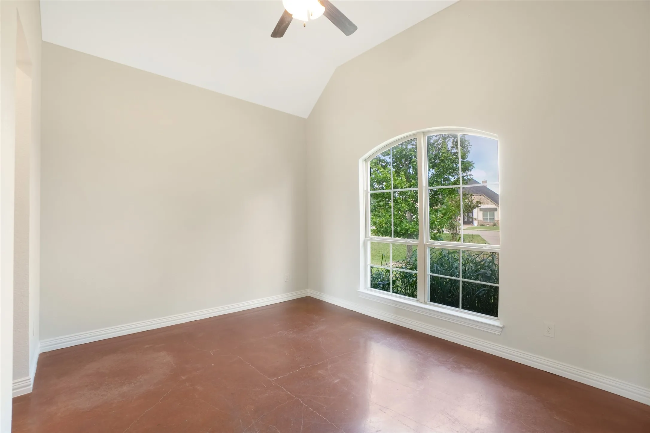 Single Family Residence For Sale in Ellis County , 6411 Caliche Circle, Midlothian, Texas 76065, 4 Bedroom, 4 Bathroom, 3 Garage spaces, 3,278 Sqft, built in 2017, mls#21228545, Real Estate Agent in Midlothian, Homes For Sale in Ellis county, Homes For Sale in Midlothian, Realtor in Midlothian Texas, Real Estate Brokerage Independent Realty Texas, Luminita Cordes Realtor