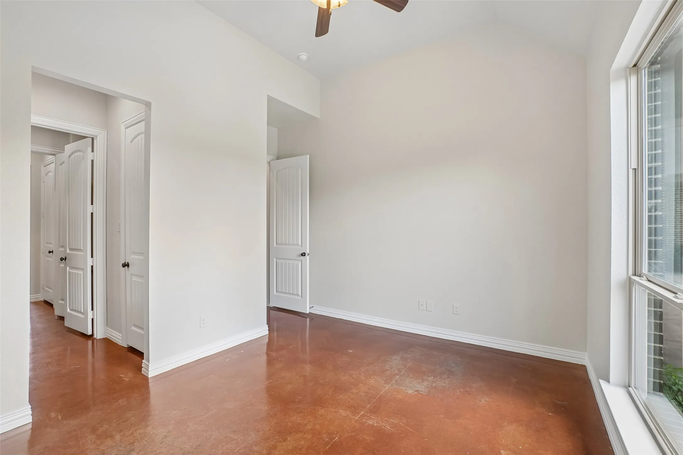 Single Family Residence For Sale in Ellis County , 6411 Caliche Circle, Midlothian, Texas 76065, 4 Bedroom, 4 Bathroom, 3 Garage spaces, 3,278 Sqft, built in 2017, mls#21228545, Real Estate Agent in Midlothian, Homes For Sale in Ellis county, Homes For Sale in Midlothian, Realtor in Midlothian Texas, Real Estate Brokerage Independent Realty Texas, Luminita Cordes Realtor