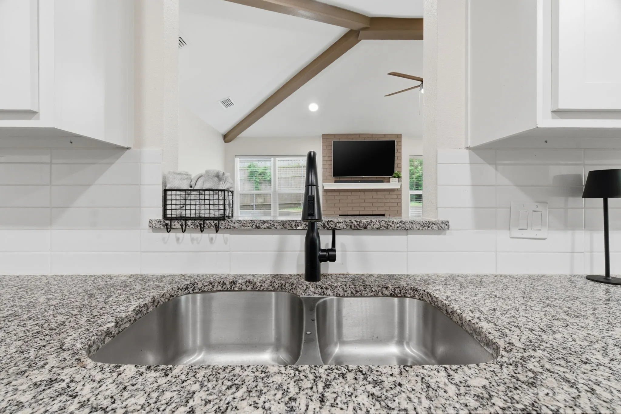 Single Family Residence For Sale in Tarrant County , 5718 Overridge Drive, Arlington, Texas 76017, 3 Bedroom, 2 Bathroom, 2 Garage spaces, 1,796 Sqft, built in 1977, Preowned, Price $374,900, mls#21237766, Real Estate Agent in Arlington, Homes For Sale in Tarrant county, Homes For Sale in Arlington, Realtor in Arlington Texas, Real Estate Brokerage Independent Realty Texas, Luminita Cordes Realtor