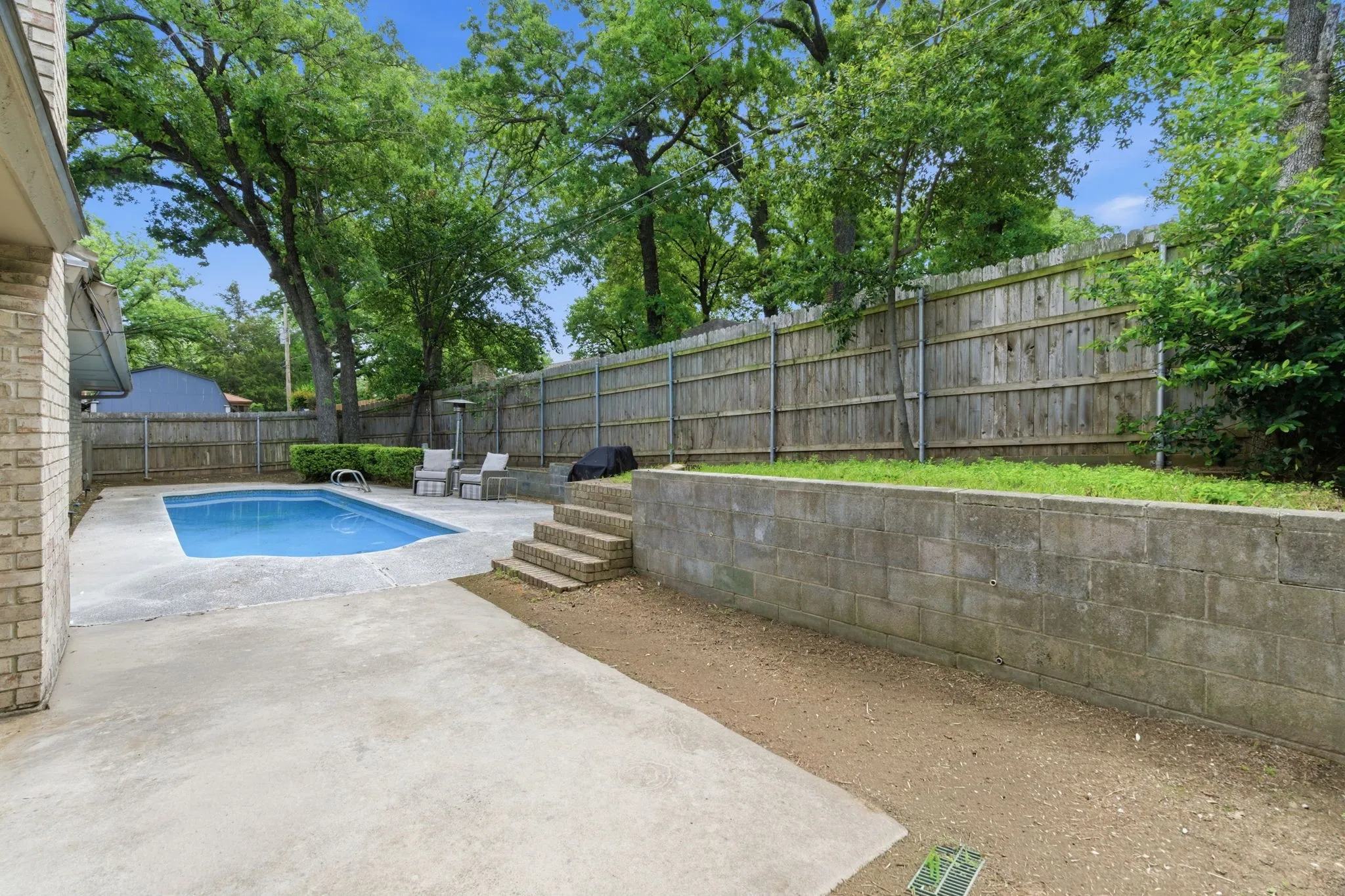 Single Family Residence For Sale in Tarrant County , 5718 Overridge Drive, Arlington, Texas 76017, 3 Bedroom, 2 Bathroom, 2 Garage spaces, 1,796 Sqft, built in 1977, Preowned, Price $374,900, mls#21237766, Real Estate Agent in Arlington, Homes For Sale in Tarrant county, Homes For Sale in Arlington, Realtor in Arlington Texas, Real Estate Brokerage Independent Realty Texas, Luminita Cordes Realtor
