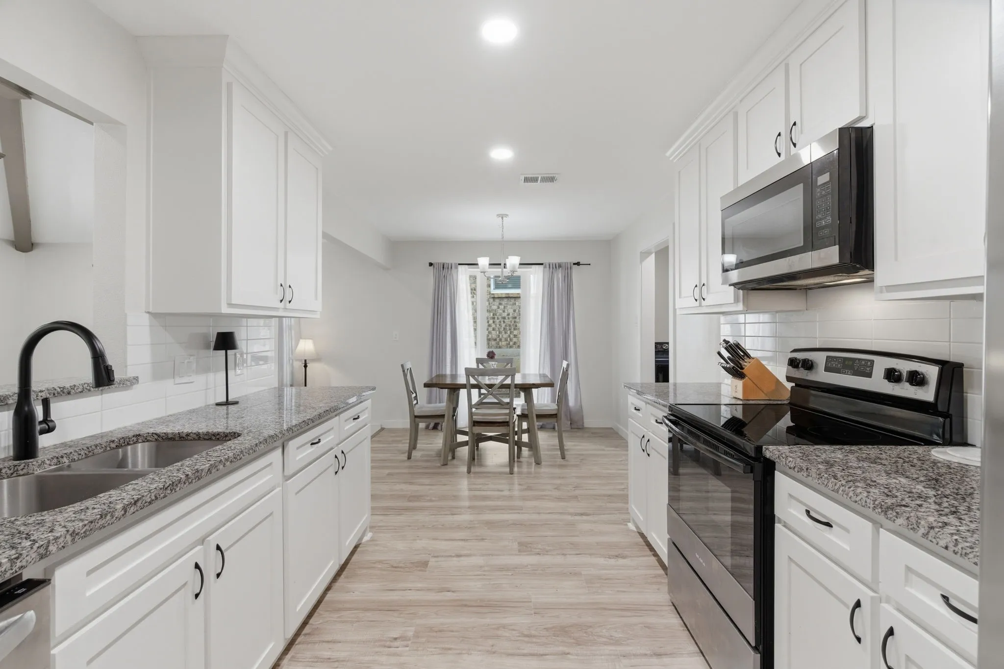 Single Family Residence For Sale in Tarrant County , 5718 Overridge Drive, Arlington, Texas 76017, 3 Bedroom, 2 Bathroom, 2 Garage spaces, 1,796 Sqft, built in 1977, Preowned, Price $374,900, mls#21237766, Real Estate Agent in Arlington, Homes For Sale in Tarrant county, Homes For Sale in Arlington, Realtor in Arlington Texas, Real Estate Brokerage Independent Realty Texas, Luminita Cordes Realtor