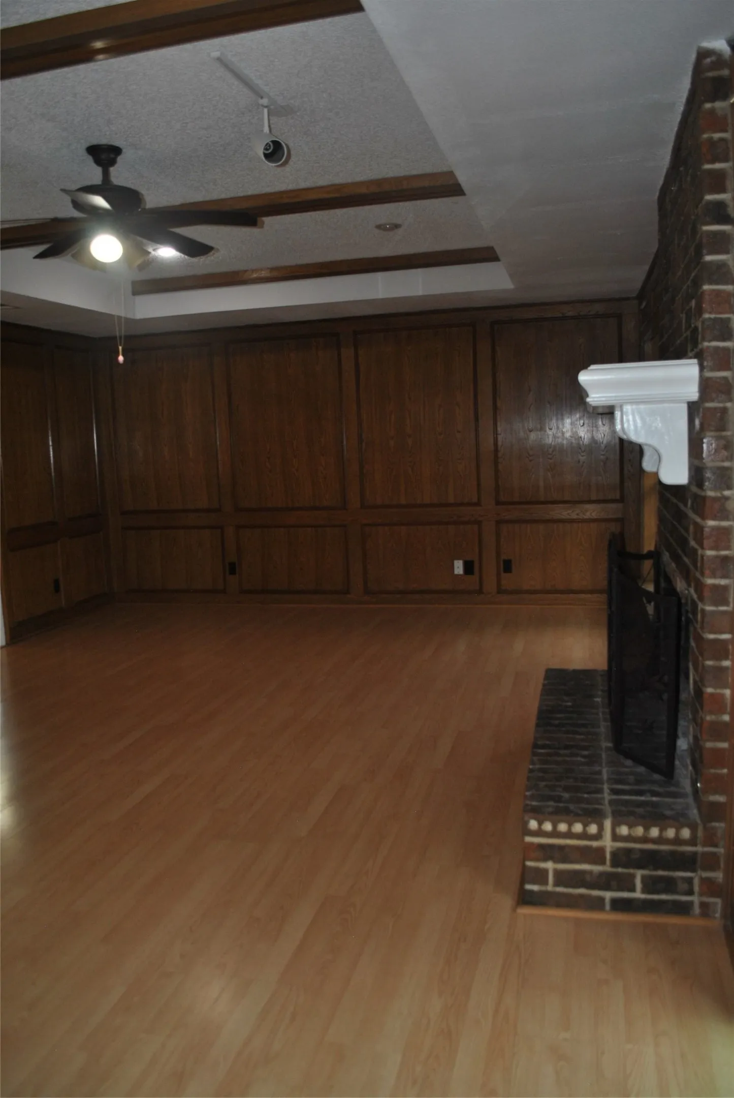 Single Family Residence For Rent in Denton County , 1902 ASPEN Drive, Lewisville, Texas 75077, 3 Bedrooms, 2 Bathrooms, 2 Garage spaces, 1,795 Sqft, built in 1978, Preowned, Price $2,400, mls#21230383, Real Estate Agent in Lewisville, Homes For Rent in Denton county, Homes For Rent in Lewisville, Realtor in Lewisville Texas, Real Estate Brokerage Independent Realty Texas, Luminita Cordes Realtor