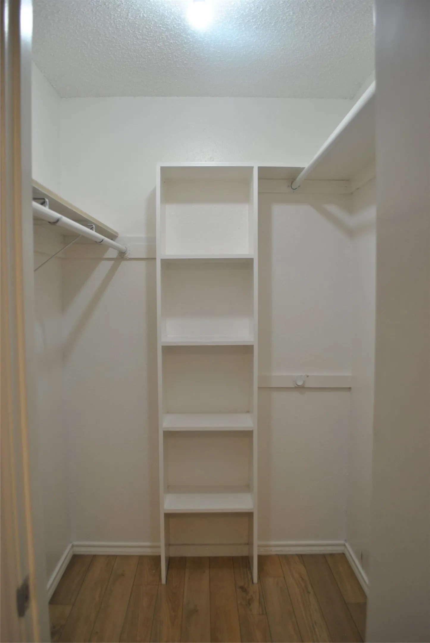 primary walkin closet