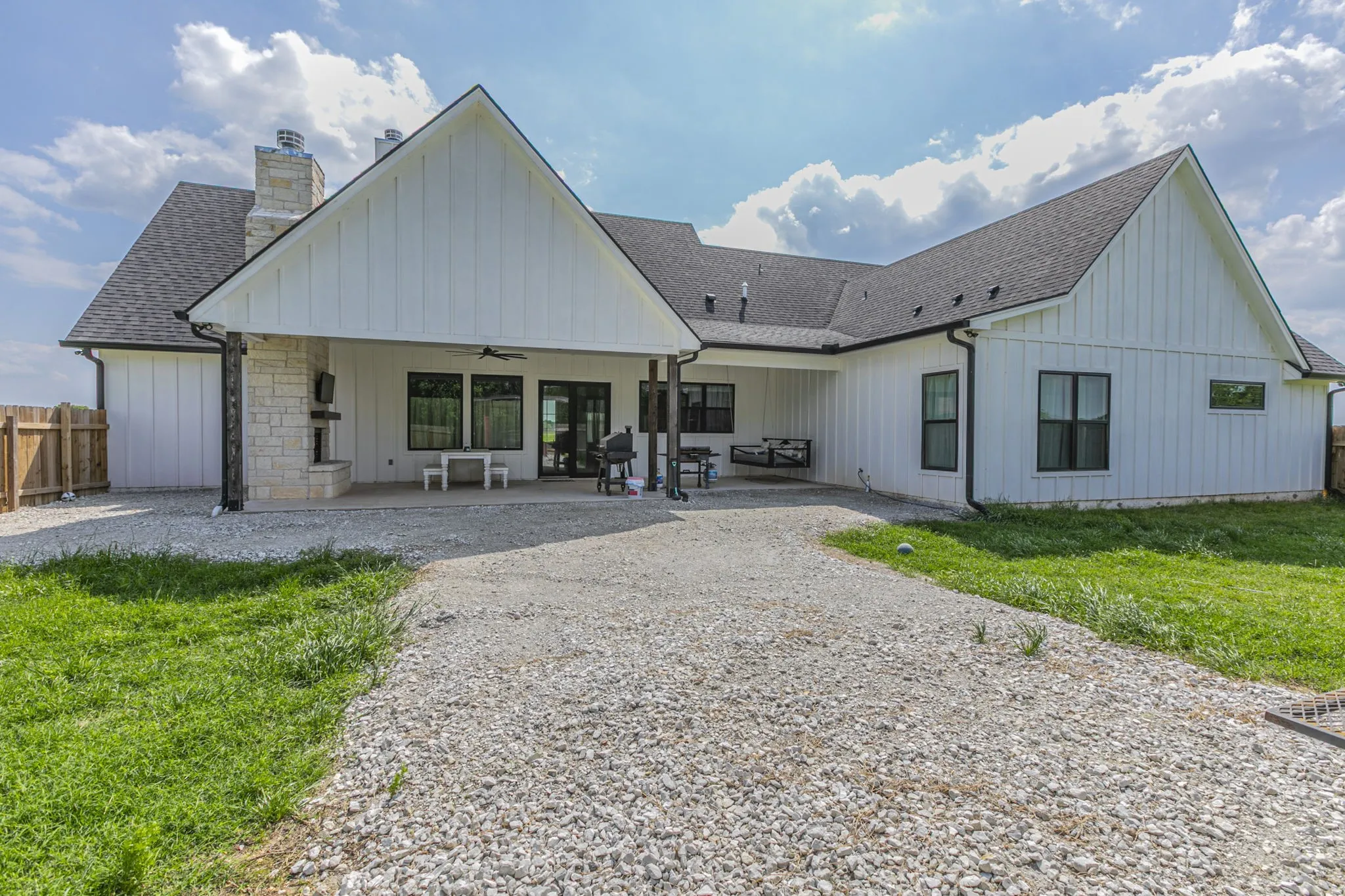 Single Family Residence For Sale in Mc Lennan County , 289 E Bell Road, Waco, Texas 76705, 4 Bedroom, 3 Bathroom, 2 Garage spaces, 2,928 Sqft, built in 2021, mls#21241825, Real Estate Agent in Waco, Homes For Sale in Mc Lennan county, Homes For Sale in Waco, Realtor in Waco Texas, Real Estate Brokerage Independent Realty Texas, Luminita Cordes Realtor