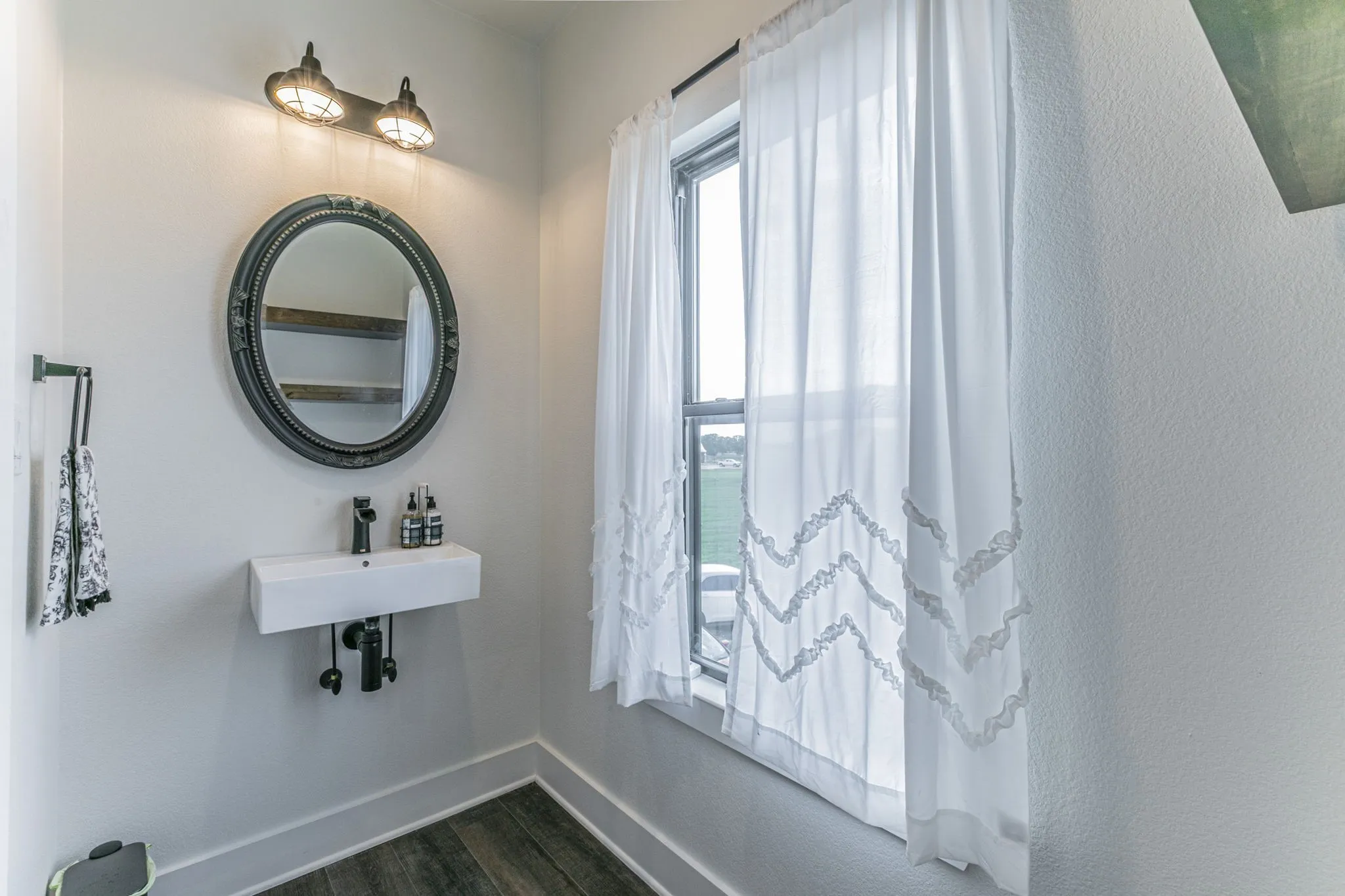 Hath Bath in 4th bedroom/bonus room