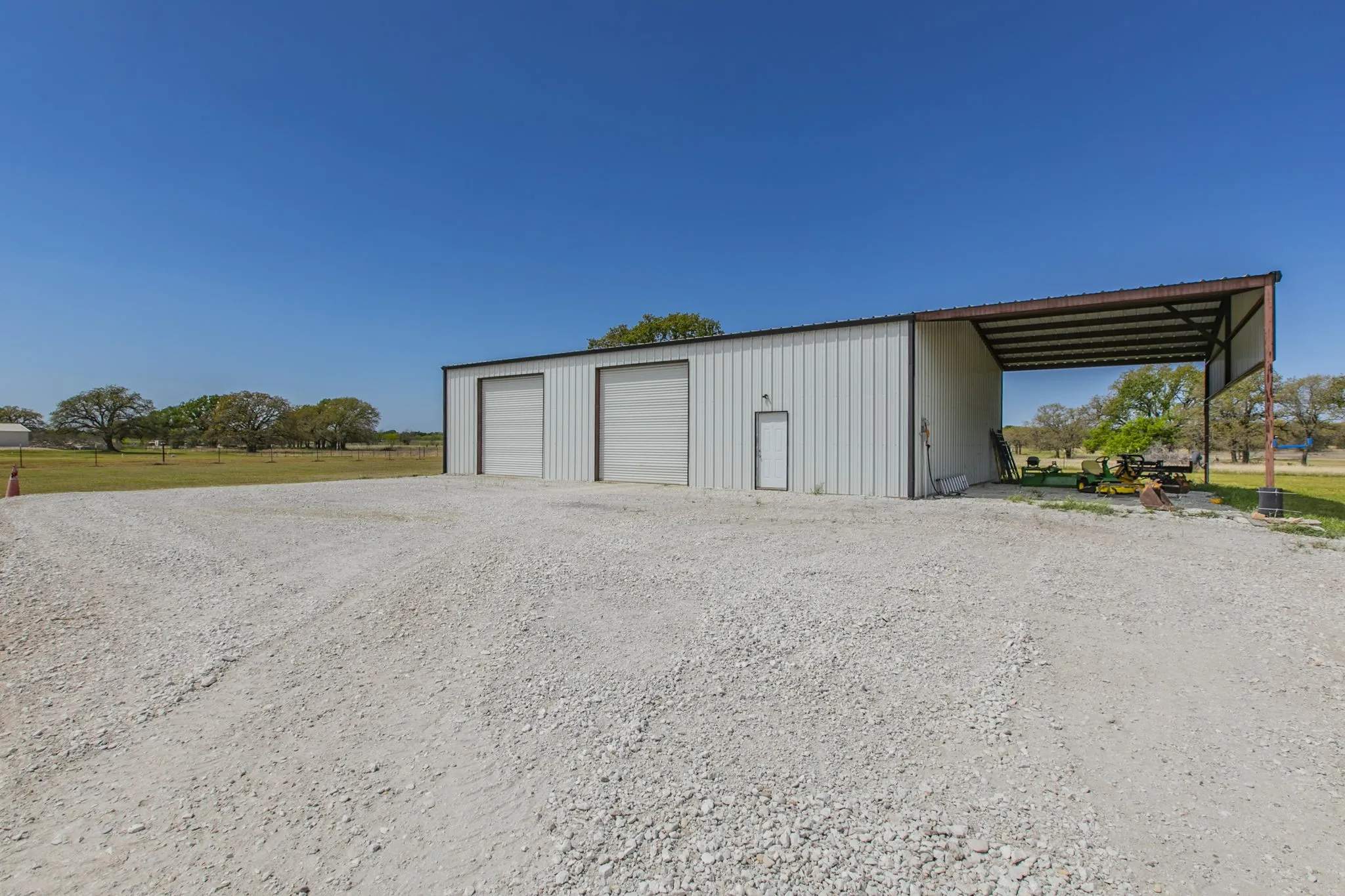 Single Family Residence For Sale in Mc Lennan County , 289 E Bell Road, Waco, Texas 76705, 4 Bedroom, 3 Bathroom, 2 Garage spaces, 2,928 Sqft, built in 2021, mls#21241825, Real Estate Agent in Waco, Homes For Sale in Mc Lennan county, Homes For Sale in Waco, Realtor in Waco Texas, Real Estate Brokerage Independent Realty Texas, Luminita Cordes Realtor