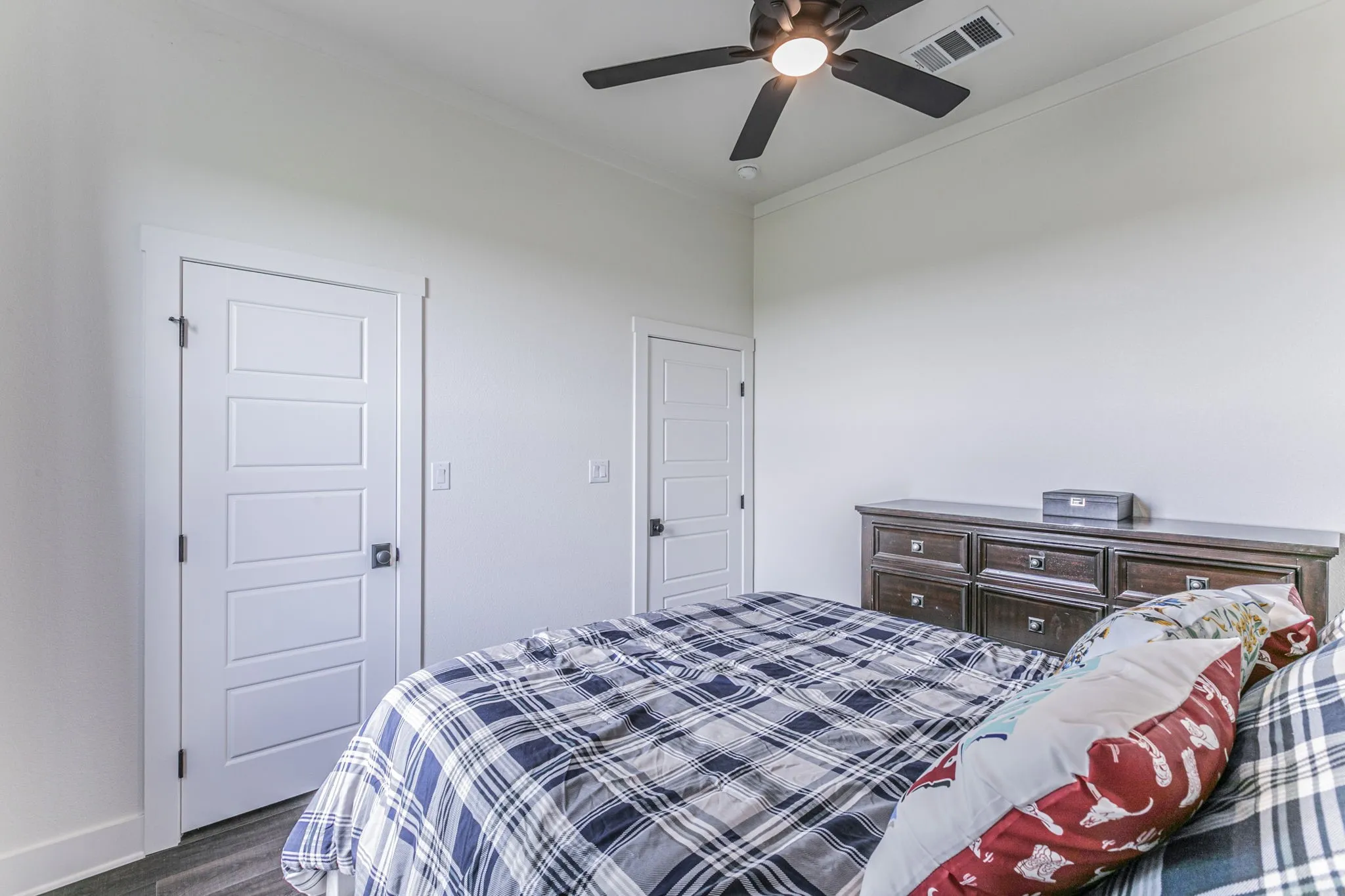 Single Family Residence For Sale in Mc Lennan County , 289 E Bell Road, Waco, Texas 76705, 4 Bedroom, 3 Bathroom, 2 Garage spaces, 2,928 Sqft, built in 2021, mls#21241825, Real Estate Agent in Waco, Homes For Sale in Mc Lennan county, Homes For Sale in Waco, Realtor in Waco Texas, Real Estate Brokerage Independent Realty Texas, Luminita Cordes Realtor