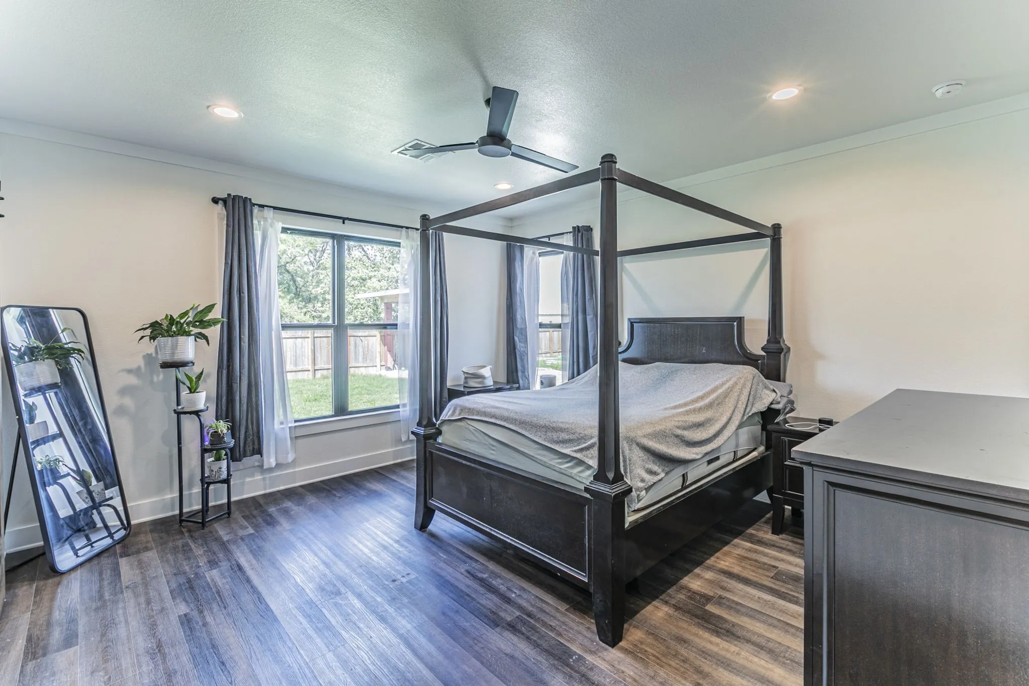 Single Family Residence For Sale in Mc Lennan County , 289 E Bell Road, Waco, Texas 76705, 4 Bedroom, 3 Bathroom, 2 Garage spaces, 2,928 Sqft, built in 2021, mls#21241825, Real Estate Agent in Waco, Homes For Sale in Mc Lennan county, Homes For Sale in Waco, Realtor in Waco Texas, Real Estate Brokerage Independent Realty Texas, Luminita Cordes Realtor