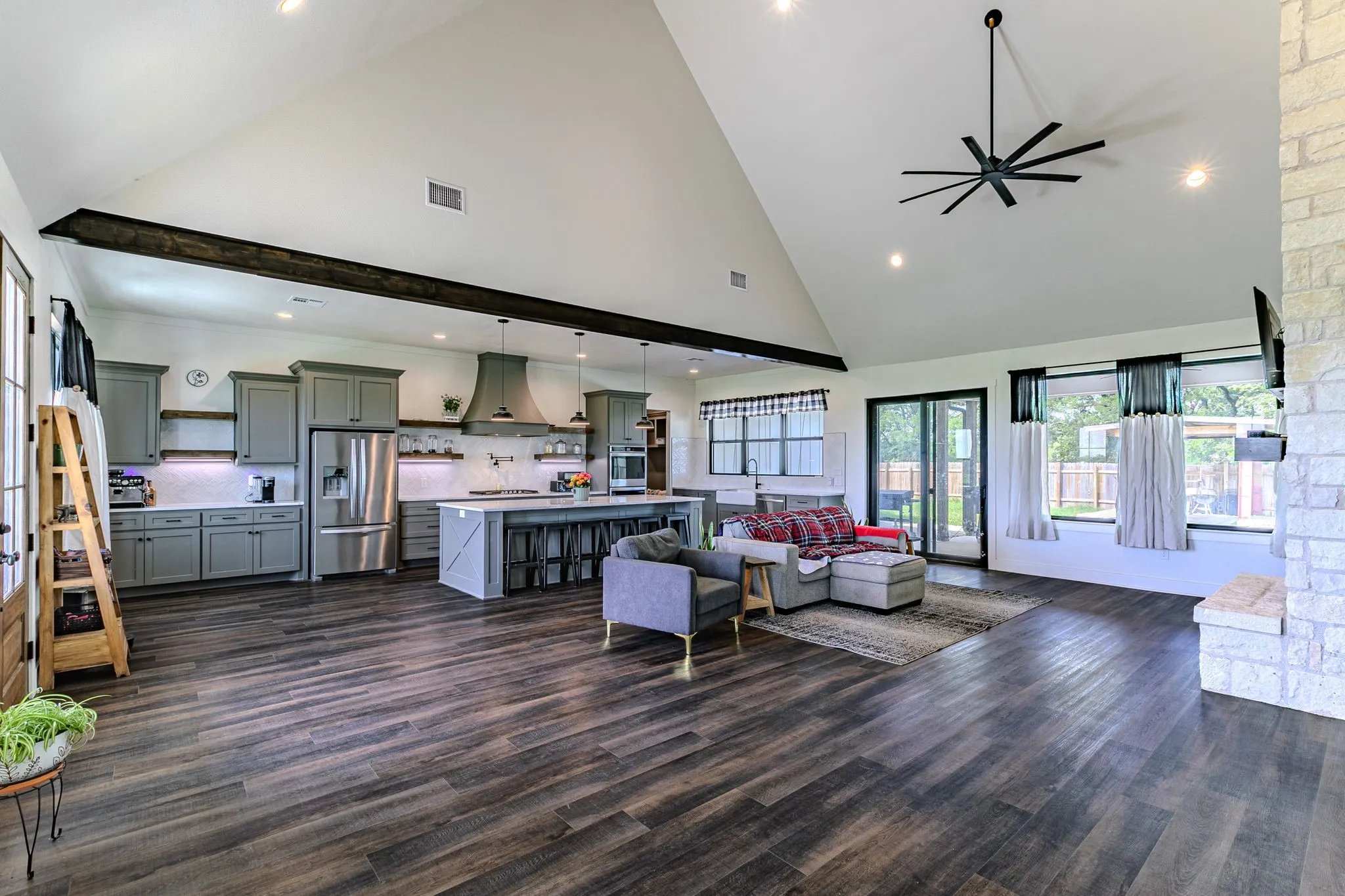 Single Family Residence For Sale in Mc Lennan County , 289 E Bell Road, Waco, Texas 76705, 4 Bedroom, 3 Bathroom, 2 Garage spaces, 2,928 Sqft, built in 2021, mls#21241825, Real Estate Agent in Waco, Homes For Sale in Mc Lennan county, Homes For Sale in Waco, Realtor in Waco Texas, Real Estate Brokerage Independent Realty Texas, Luminita Cordes Realtor