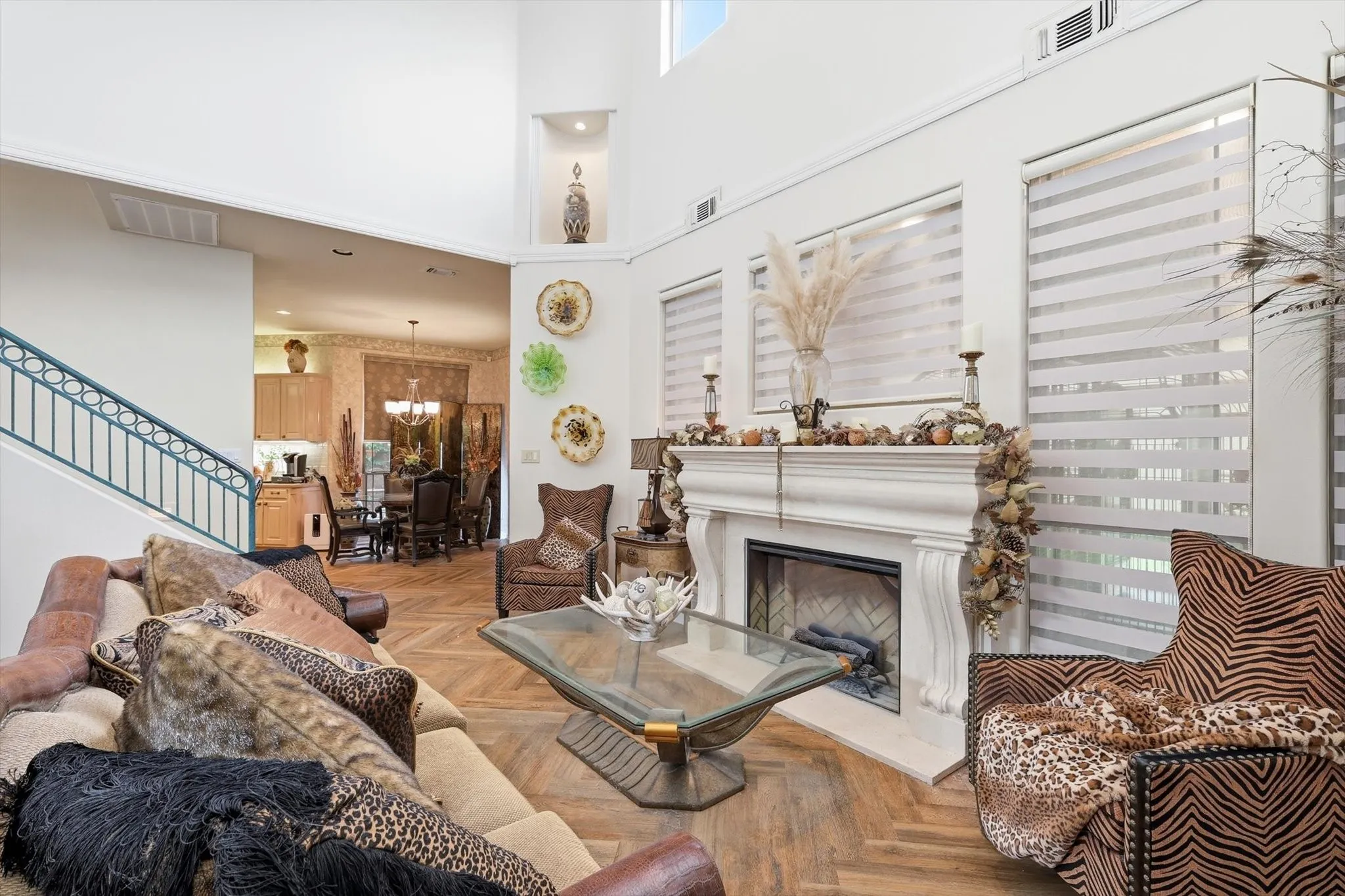 Single Family Residence For Sale in Tarrant County , 4717 Morris Heights Drive, Arlington, Texas 76016, 3 Bedroom, 5 Bathroom, 2 Garage spaces, 3,277 Sqft, built in 1993, Preowned, mls#21241654, Real Estate Agent in Arlington, Homes For Sale in Tarrant county, Homes For Sale in Arlington, Realtor in Arlington Texas, Real Estate Brokerage Independent Realty Texas, Luminita Cordes Realtor
