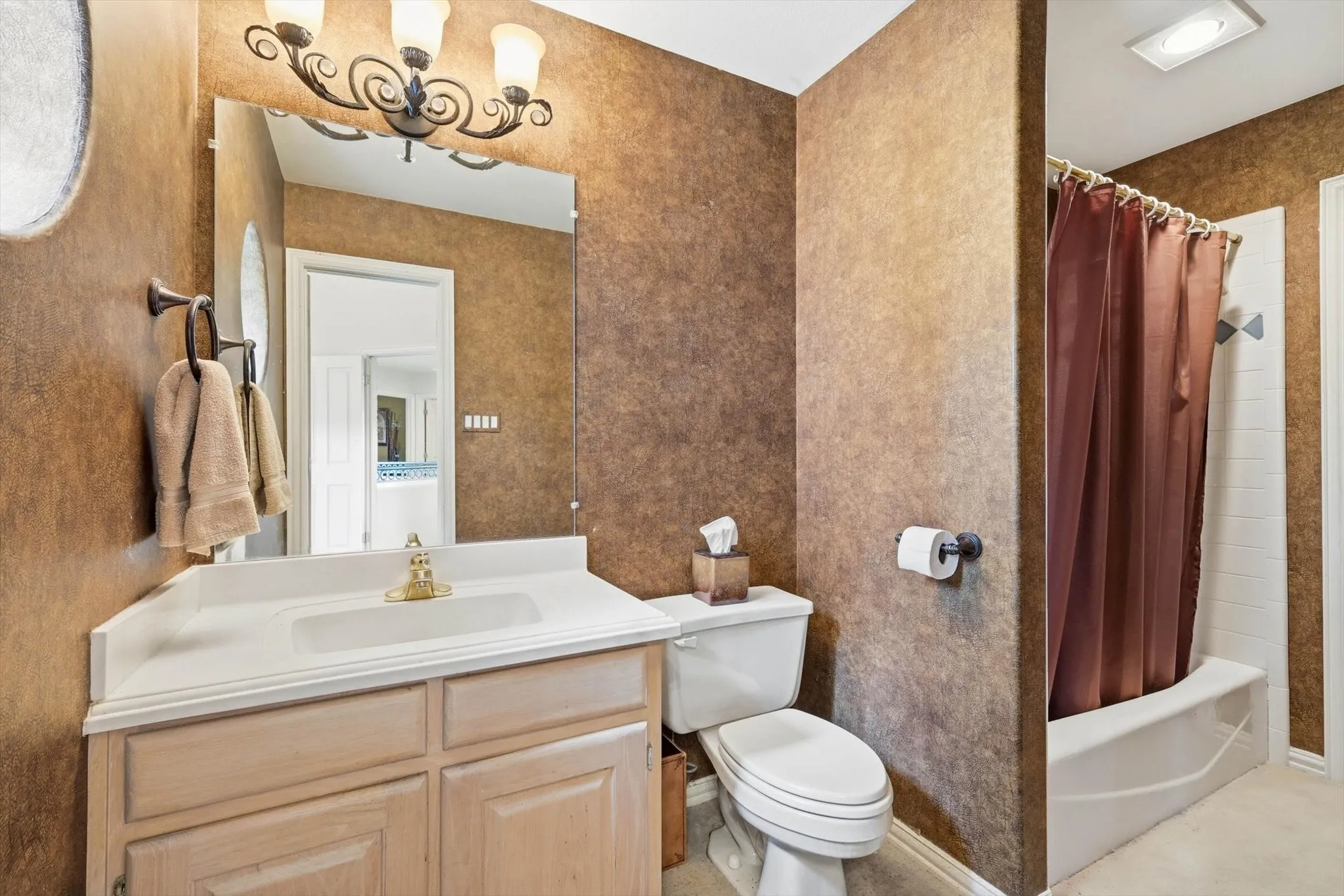 Single Family Residence For Sale in Tarrant County , 4717 Morris Heights Drive, Arlington, Texas 76016, 3 Bedroom, 5 Bathroom, 2 Garage spaces, 3,277 Sqft, built in 1993, Preowned, mls#21241654, Real Estate Agent in Arlington, Homes For Sale in Tarrant county, Homes For Sale in Arlington, Realtor in Arlington Texas, Real Estate Brokerage Independent Realty Texas, Luminita Cordes Realtor