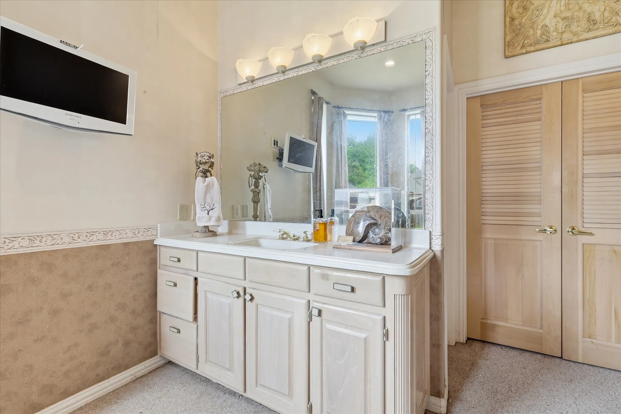 Single Family Residence For Sale in Tarrant County , 4717 Morris Heights Drive, Arlington, Texas 76016, 3 Bedroom, 5 Bathroom, 2 Garage spaces, 3,277 Sqft, built in 1993, Preowned, mls#21241654, Real Estate Agent in Arlington, Homes For Sale in Tarrant county, Homes For Sale in Arlington, Realtor in Arlington Texas, Real Estate Brokerage Independent Realty Texas, Luminita Cordes Realtor