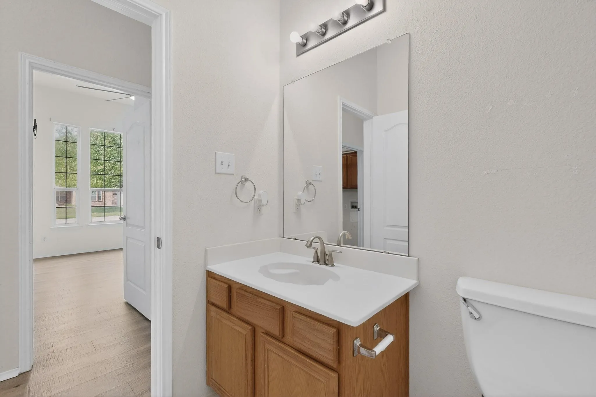 Single Family Residence For Sale in Collin County , 507 Oxford Loop, Princeton, Texas 75407, 3 Bedroom, 2 Bathroom, 2 Garage spaces, 1,767 Sqft, built in 2005, Preowned, mls#21235780, Real Estate Agent in Princeton, Homes For Sale in Collin county, Homes For Sale in Princeton, Realtor in Princeton Texas, Real Estate Brokerage Independent Realty Texas, Luminita Cordes Realtor