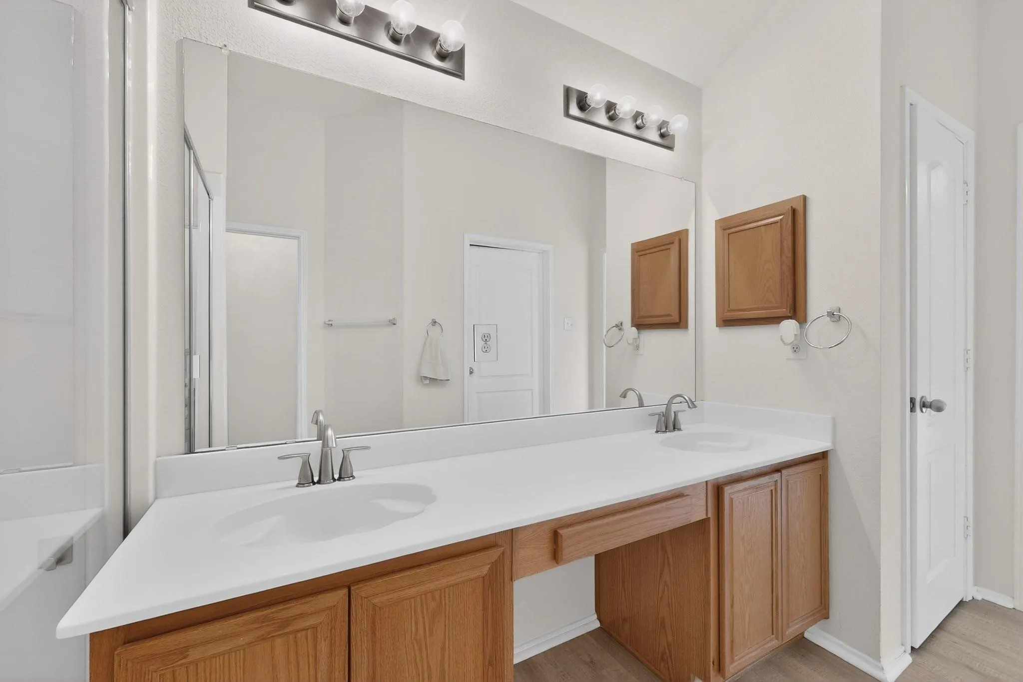 Single Family Residence For Sale in Collin County , 507 Oxford Loop, Princeton, Texas 75407, 3 Bedroom, 2 Bathroom, 2 Garage spaces, 1,767 Sqft, built in 2005, Preowned, mls#21235780, Real Estate Agent in Princeton, Homes For Sale in Collin county, Homes For Sale in Princeton, Realtor in Princeton Texas, Real Estate Brokerage Independent Realty Texas, Luminita Cordes Realtor