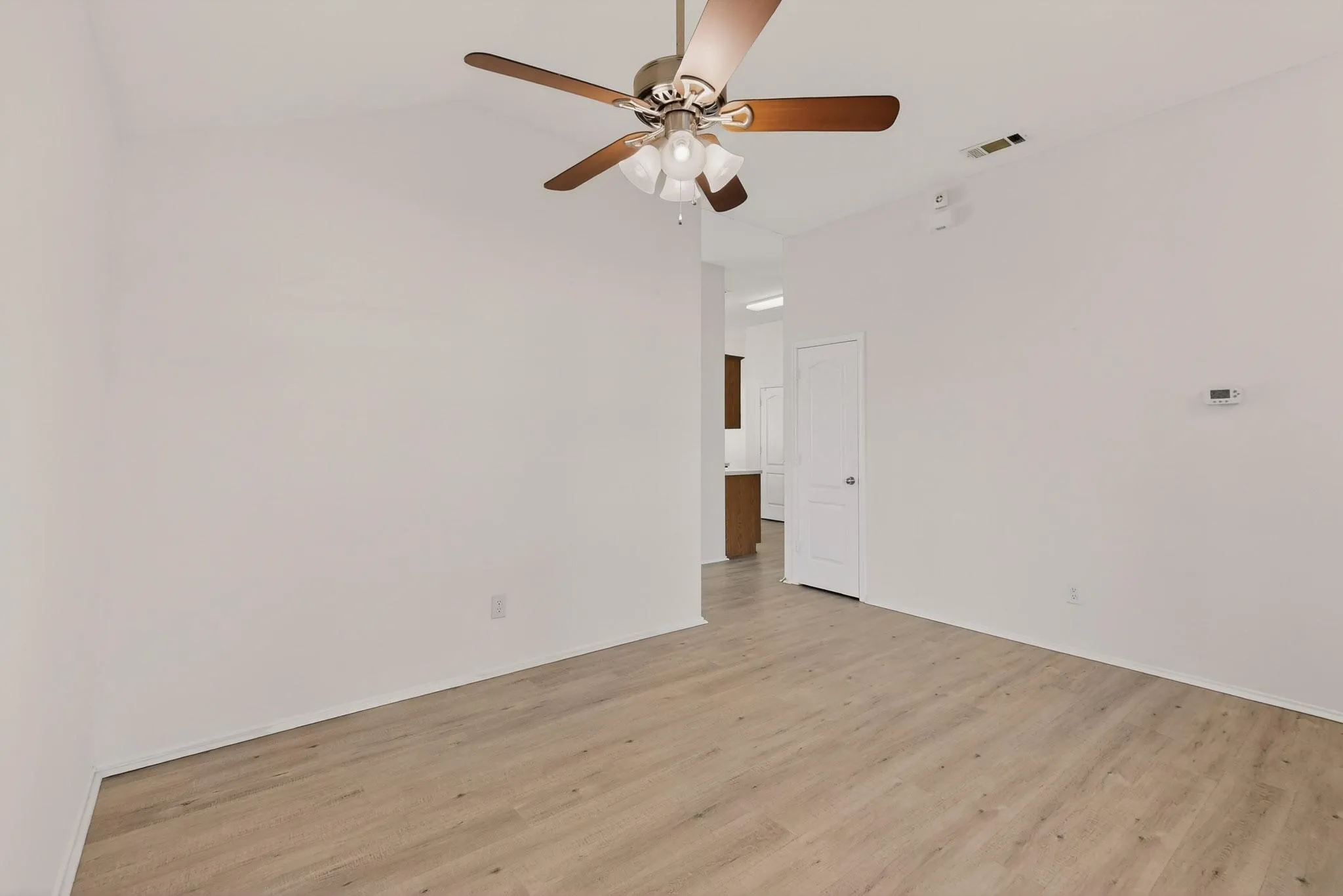 Single Family Residence For Sale in Collin County , 507 Oxford Loop, Princeton, Texas 75407, 3 Bedroom, 2 Bathroom, 2 Garage spaces, 1,767 Sqft, built in 2005, Preowned, mls#21235780, Real Estate Agent in Princeton, Homes For Sale in Collin county, Homes For Sale in Princeton, Realtor in Princeton Texas, Real Estate Brokerage Independent Realty Texas, Luminita Cordes Realtor