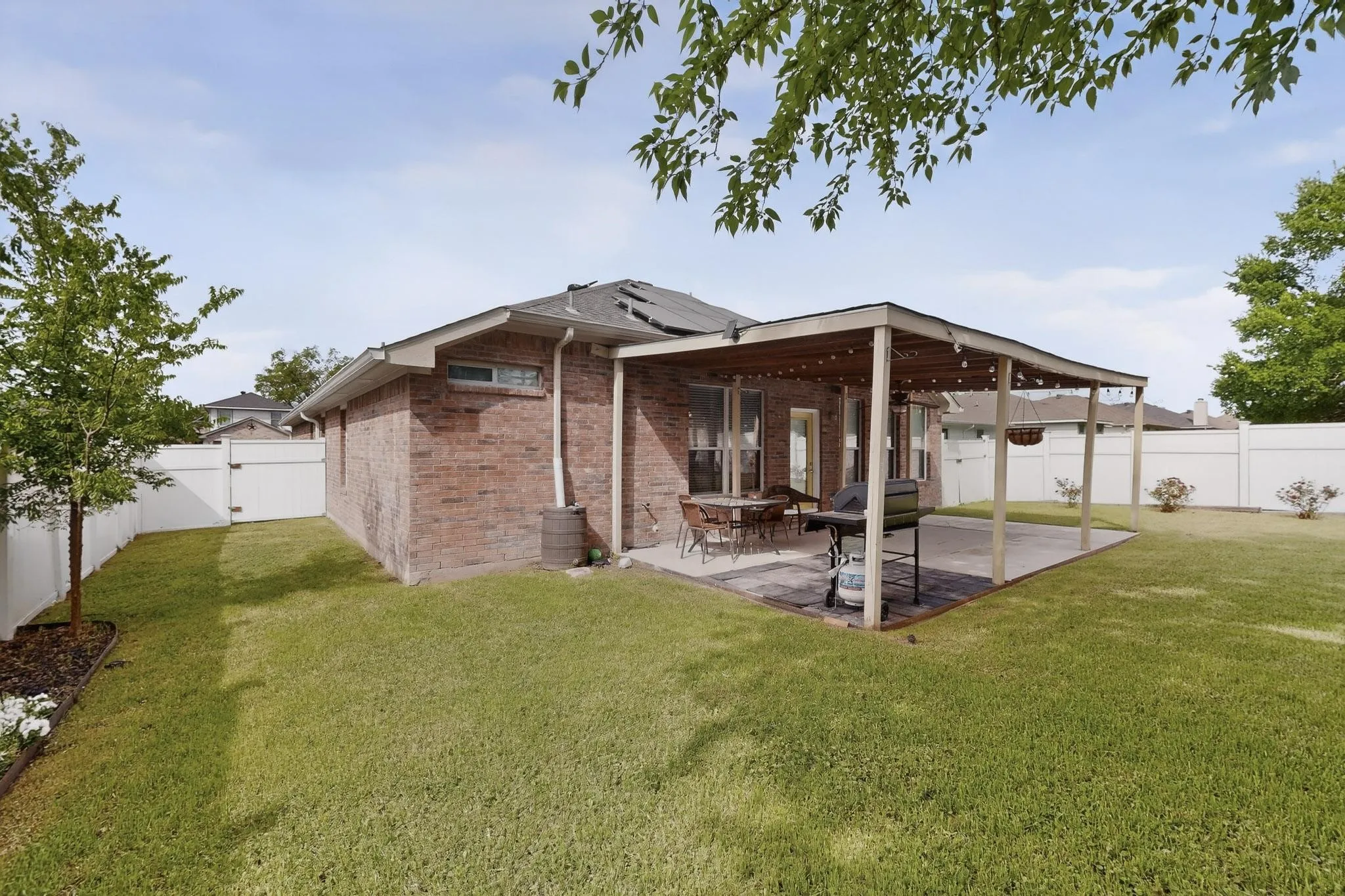 Single Family Residence For Sale in Collin County , 507 Oxford Loop, Princeton, Texas 75407, 3 Bedroom, 2 Bathroom, 2 Garage spaces, 1,767 Sqft, built in 2005, Preowned, mls#21235780, Real Estate Agent in Princeton, Homes For Sale in Collin county, Homes For Sale in Princeton, Realtor in Princeton Texas, Real Estate Brokerage Independent Realty Texas, Luminita Cordes Realtor