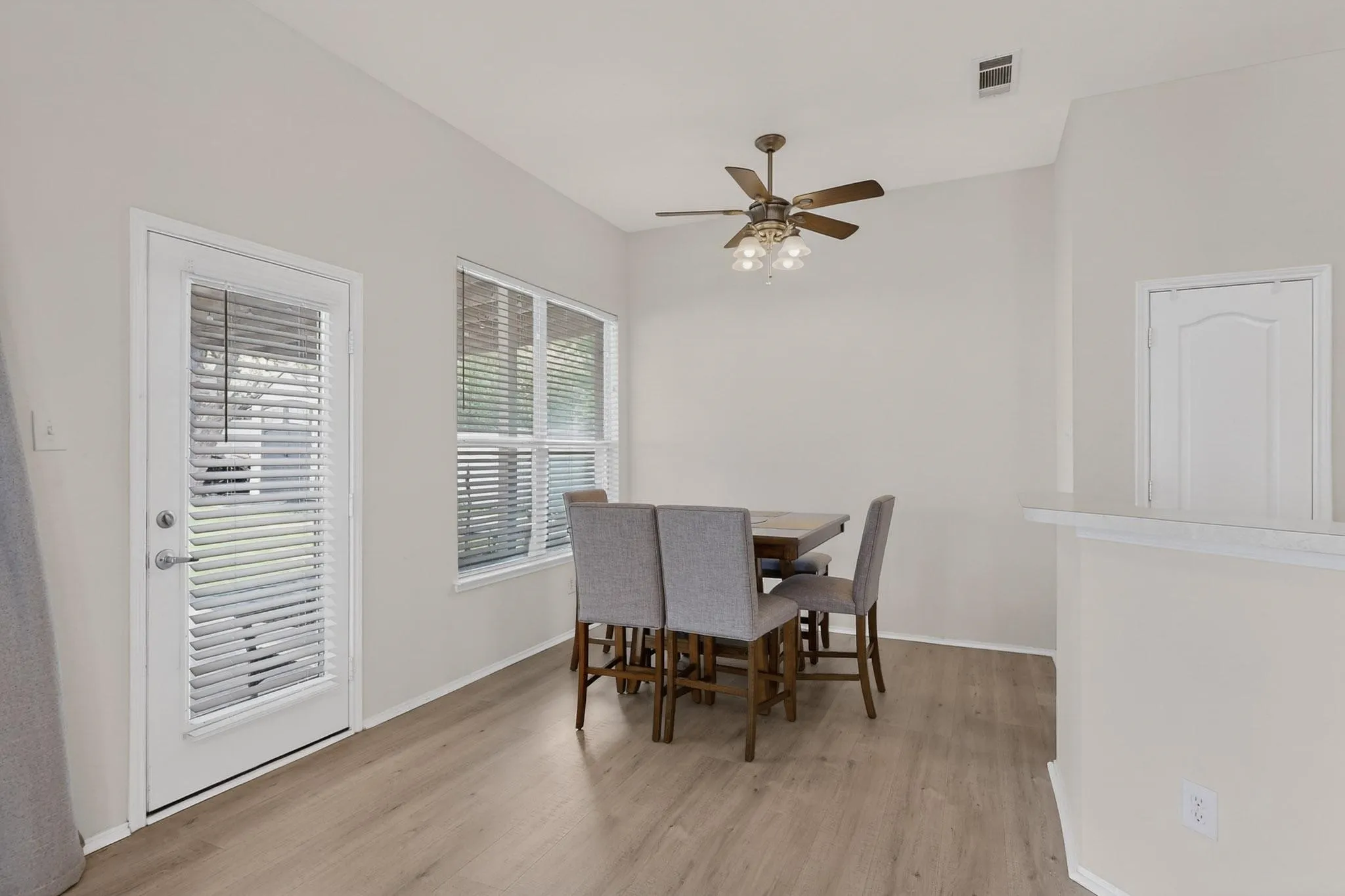 Single Family Residence For Sale in Collin County , 507 Oxford Loop, Princeton, Texas 75407, 3 Bedroom, 2 Bathroom, 2 Garage spaces, 1,767 Sqft, built in 2005, Preowned, mls#21235780, Real Estate Agent in Princeton, Homes For Sale in Collin county, Homes For Sale in Princeton, Realtor in Princeton Texas, Real Estate Brokerage Independent Realty Texas, Luminita Cordes Realtor