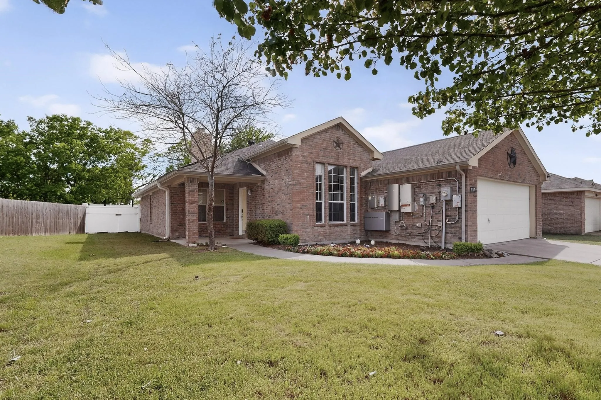 Single Family Residence For Sale in Collin County , 507 Oxford Loop, Princeton, Texas 75407, 3 Bedroom, 2 Bathroom, 2 Garage spaces, 1,767 Sqft, built in 2005, Preowned, mls#21235780, Real Estate Agent in Princeton, Homes For Sale in Collin county, Homes For Sale in Princeton, Realtor in Princeton Texas, Real Estate Brokerage Independent Realty Texas, Luminita Cordes Realtor