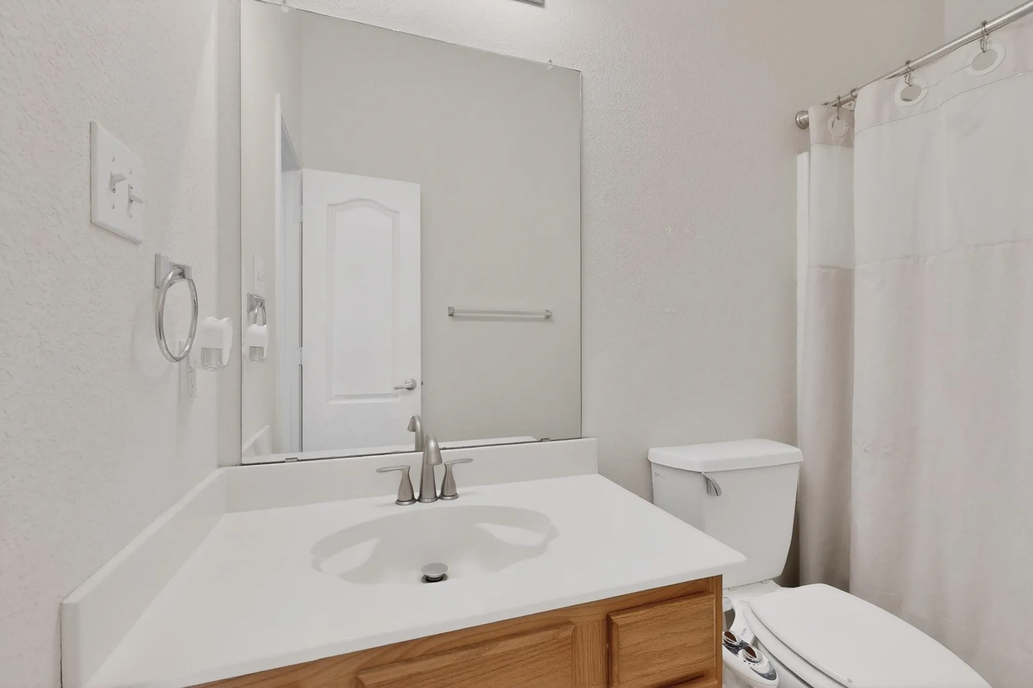 Single Family Residence For Sale in Collin County , 507 Oxford Loop, Princeton, Texas 75407, 3 Bedroom, 2 Bathroom, 2 Garage spaces, 1,767 Sqft, built in 2005, Preowned, mls#21235780, Real Estate Agent in Princeton, Homes For Sale in Collin county, Homes For Sale in Princeton, Realtor in Princeton Texas, Real Estate Brokerage Independent Realty Texas, Luminita Cordes Realtor