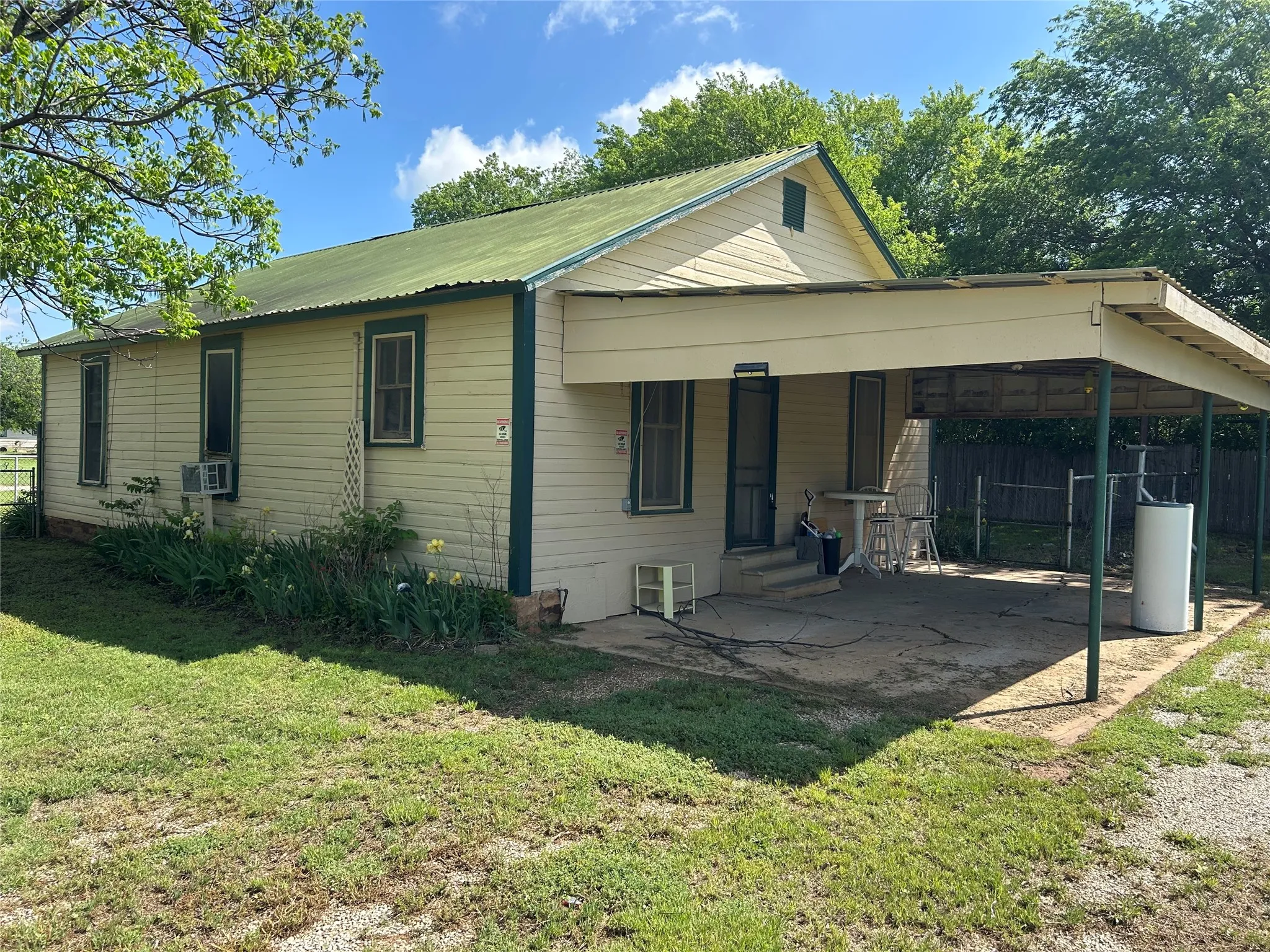 Single Family Residence For Sale in Young County , 109 Harrison Avenue, Newcastle, Texas 76372, 3 Bedroom, 1 Bathroom, Garage spaces, 952 Sqft, built in 1930, Price $45,000, mls#21243503, Real Estate Agent in Newcastle, Homes For Sale in Young county, Homes For Sale in Newcastle, Realtor in Newcastle Texas, Real Estate Brokerage Independent Realty Texas, Luminita Cordes Realtor