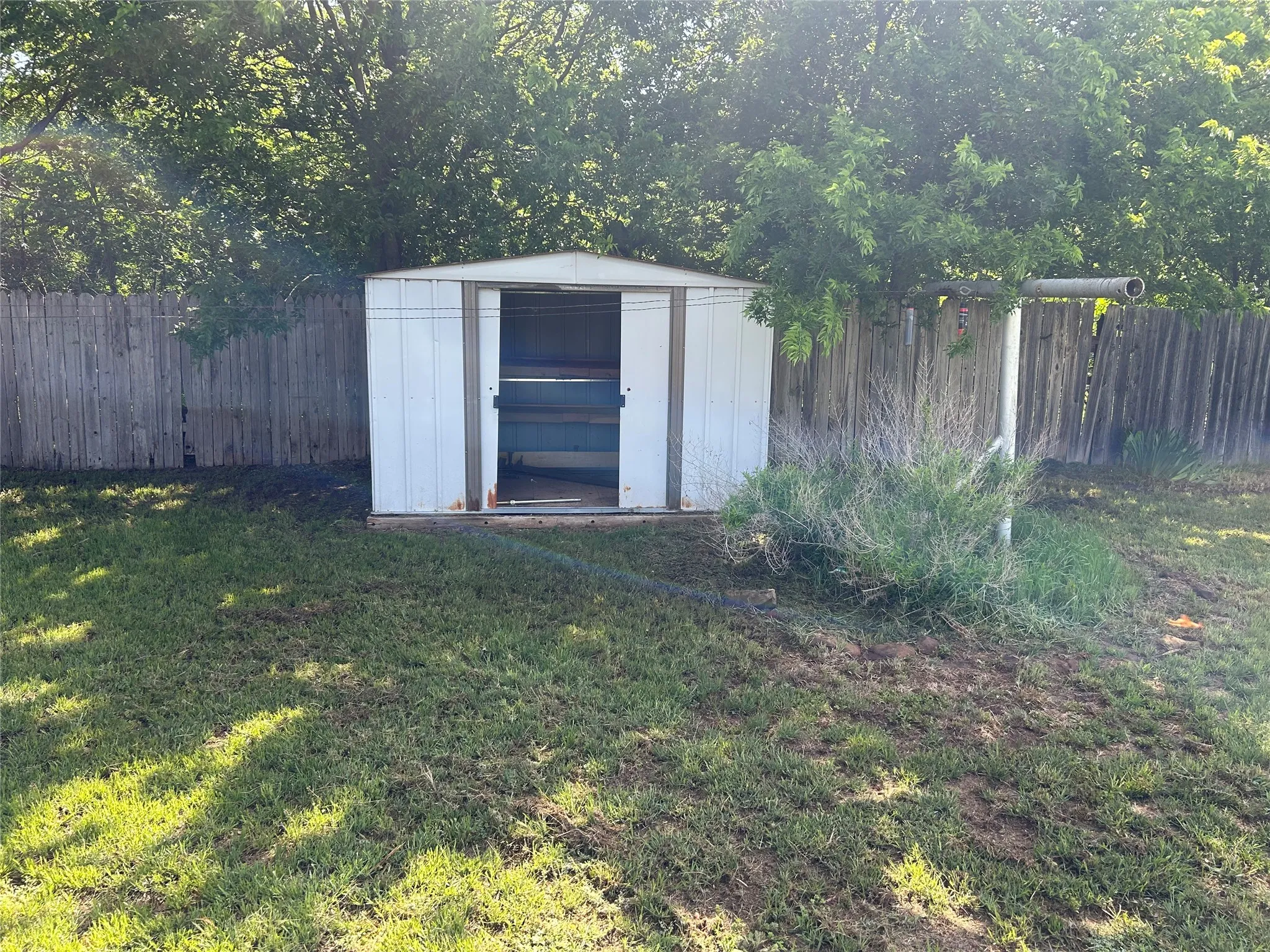 Single Family Residence For Sale in Young County , 109 Harrison Avenue, Newcastle, Texas 76372, 3 Bedroom, 1 Bathroom, Garage spaces, 952 Sqft, built in 1930, Price $45,000, mls#21243503, Real Estate Agent in Newcastle, Homes For Sale in Young county, Homes For Sale in Newcastle, Realtor in Newcastle Texas, Real Estate Brokerage Independent Realty Texas, Luminita Cordes Realtor
