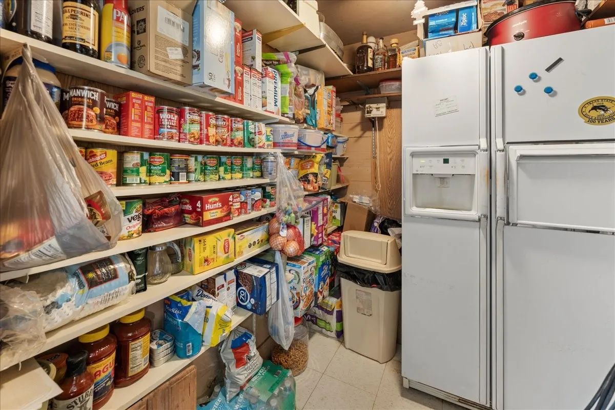 Single Family Residence For Sale in Wood County , 1027 County Road 3230, Quitman, Texas 75783, 3 Bedroom, 2 Bathroom, Garage spaces, 2,455 Sqft, built in 1947, mls#21238495, Real Estate Agent in Quitman, Homes For Sale in Wood county, Homes For Sale in Quitman, Realtor in Quitman Texas, Real Estate Brokerage Independent Realty Texas, Luminita Cordes Realtor