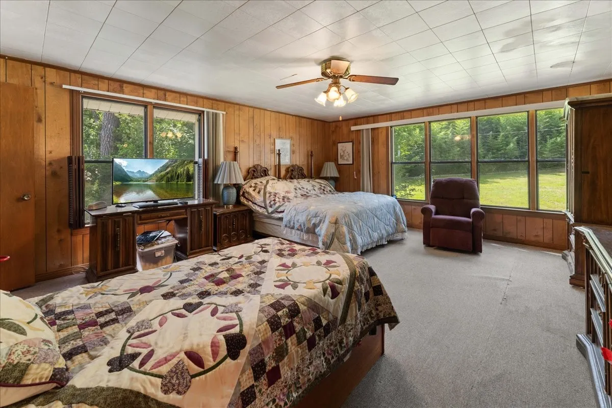 Single Family Residence For Sale in Wood County , 1027 County Road 3230, Quitman, Texas 75783, 3 Bedroom, 2 Bathroom, Garage spaces, 2,455 Sqft, built in 1947, mls#21238495, Real Estate Agent in Quitman, Homes For Sale in Wood county, Homes For Sale in Quitman, Realtor in Quitman Texas, Real Estate Brokerage Independent Realty Texas, Luminita Cordes Realtor