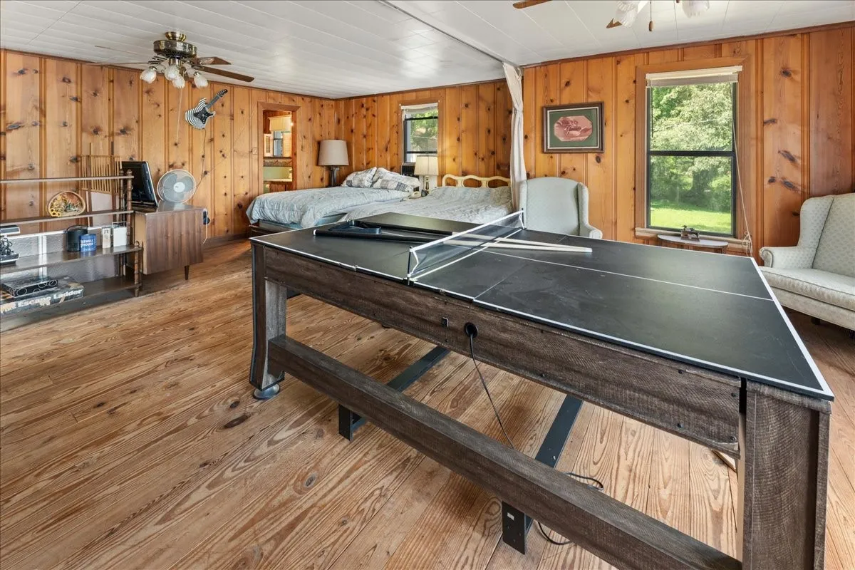 Single Family Residence For Sale in Wood County , 1027 County Road 3230, Quitman, Texas 75783, 3 Bedroom, 2 Bathroom, Garage spaces, 2,455 Sqft, built in 1947, mls#21238495, Real Estate Agent in Quitman, Homes For Sale in Wood county, Homes For Sale in Quitman, Realtor in Quitman Texas, Real Estate Brokerage Independent Realty Texas, Luminita Cordes Realtor