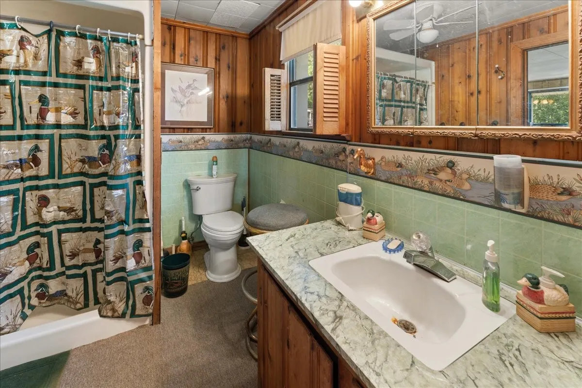 Single Family Residence For Sale in Wood County , 1027 County Road 3230, Quitman, Texas 75783, 3 Bedroom, 2 Bathroom, Garage spaces, 2,455 Sqft, built in 1947, mls#21238495, Real Estate Agent in Quitman, Homes For Sale in Wood county, Homes For Sale in Quitman, Realtor in Quitman Texas, Real Estate Brokerage Independent Realty Texas, Luminita Cordes Realtor