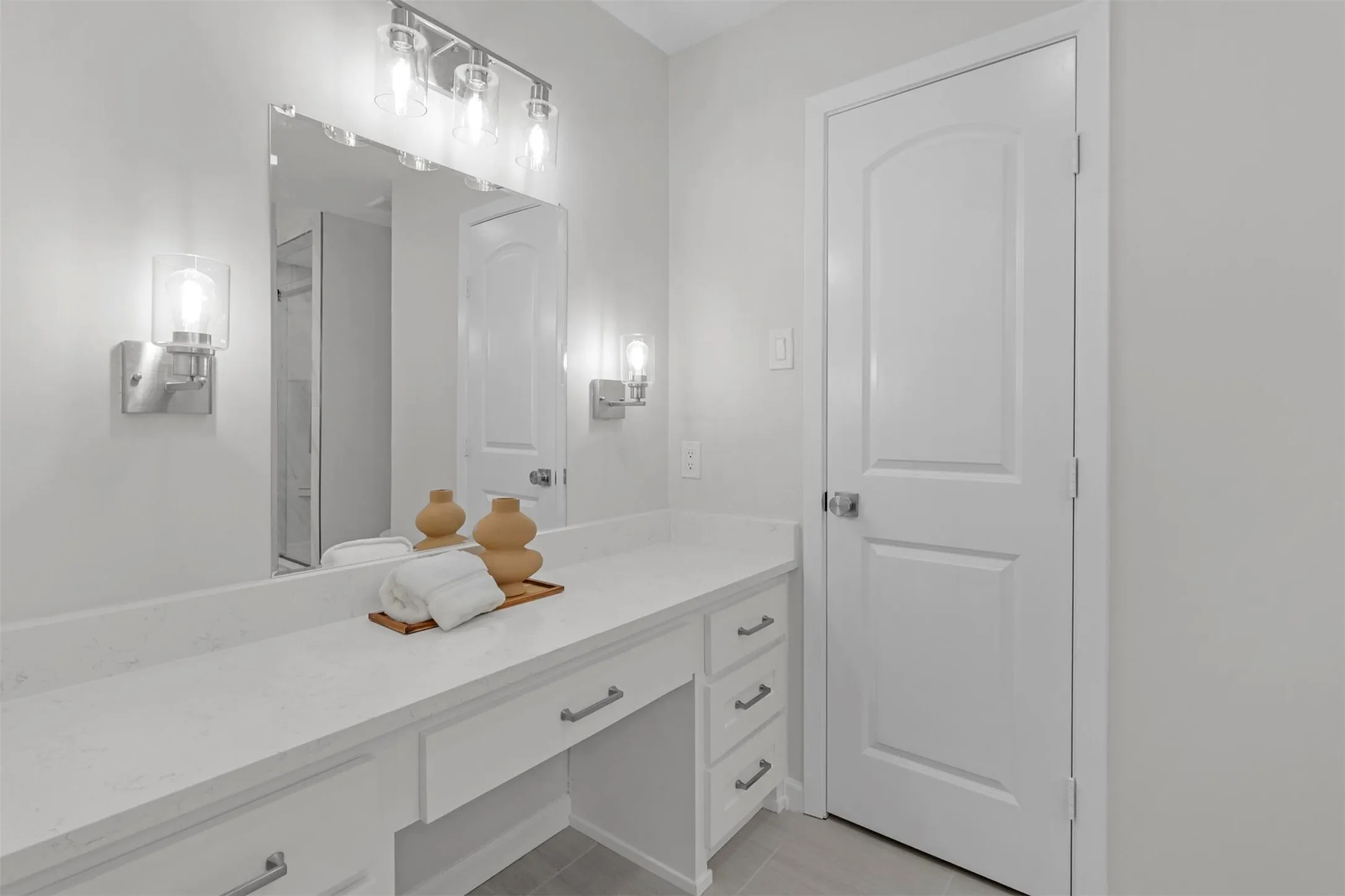 Single Family Residence For Rent in Dallas County , 3212 Altman Drive, Dallas, Texas 75229, 4 Bedroom, 3 Bathroom, 2 Garage spaces, 2,619 Sqft, built in 1968, mls#21243538, Real Estate Agent in Dallas, Homes For Rent in Dallas county, Homes For Rent in Dallas, Realtor in Dallas Texas, Real Estate Brokerage Independent Realty Texas, Luminita Cordes Realtor
