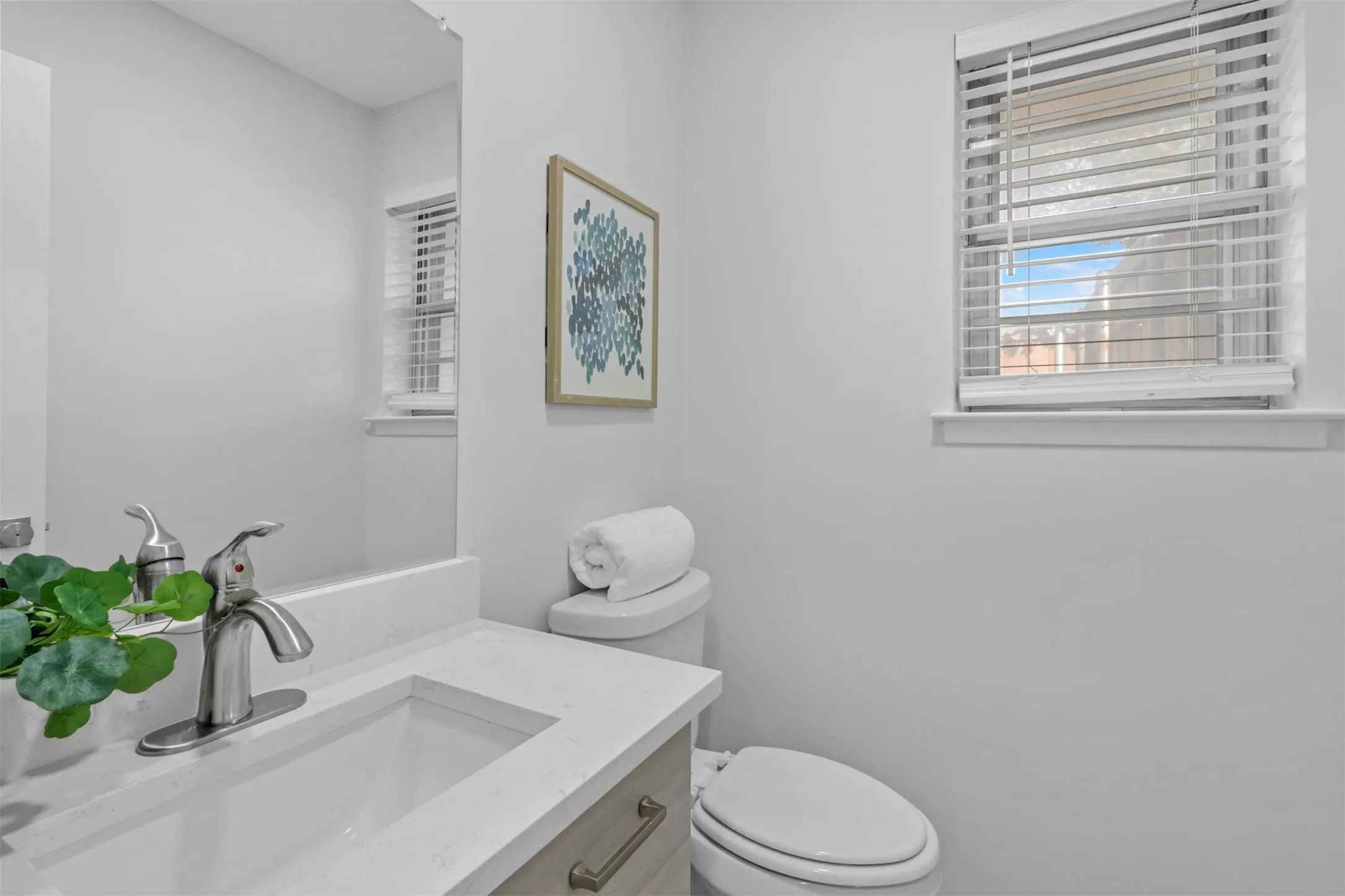 Single Family Residence For Rent in Dallas County , 3212 Altman Drive, Dallas, Texas 75229, 4 Bedroom, 3 Bathroom, 2 Garage spaces, 2,619 Sqft, built in 1968, mls#21243538, Real Estate Agent in Dallas, Homes For Rent in Dallas county, Homes For Rent in Dallas, Realtor in Dallas Texas, Real Estate Brokerage Independent Realty Texas, Luminita Cordes Realtor