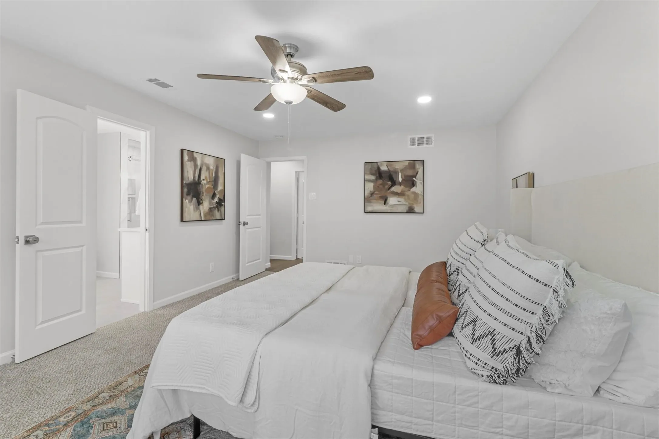 Single Family Residence For Rent in Dallas County , 3212 Altman Drive, Dallas, Texas 75229, 4 Bedroom, 3 Bathroom, 2 Garage spaces, 2,619 Sqft, built in 1968, mls#21243538, Real Estate Agent in Dallas, Homes For Rent in Dallas county, Homes For Rent in Dallas, Realtor in Dallas Texas, Real Estate Brokerage Independent Realty Texas, Luminita Cordes Realtor