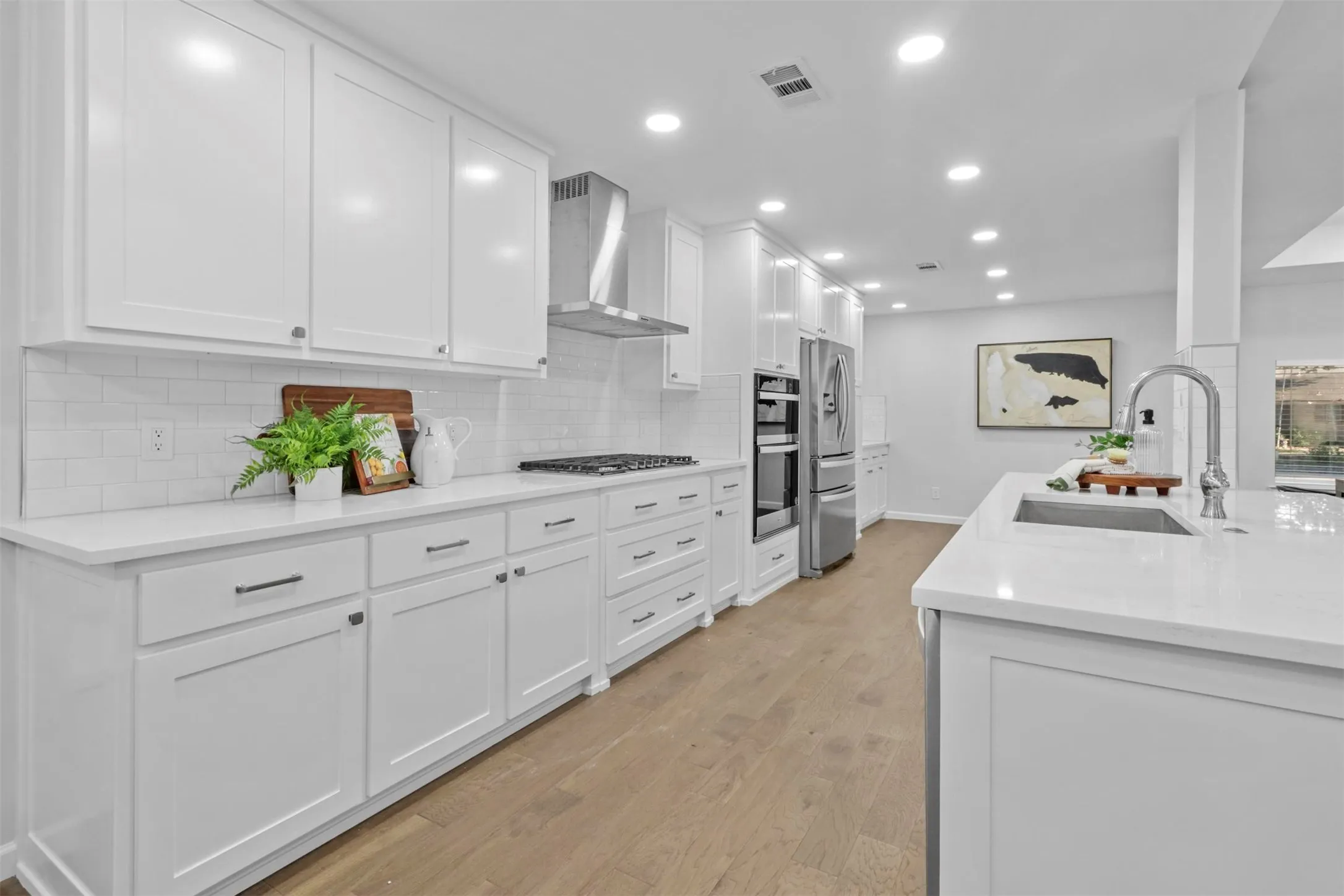 Single Family Residence For Rent in Dallas County , 3212 Altman Drive, Dallas, Texas 75229, 4 Bedroom, 3 Bathroom, 2 Garage spaces, 2,619 Sqft, built in 1968, mls#21243538, Real Estate Agent in Dallas, Homes For Rent in Dallas county, Homes For Rent in Dallas, Realtor in Dallas Texas, Real Estate Brokerage Independent Realty Texas, Luminita Cordes Realtor
