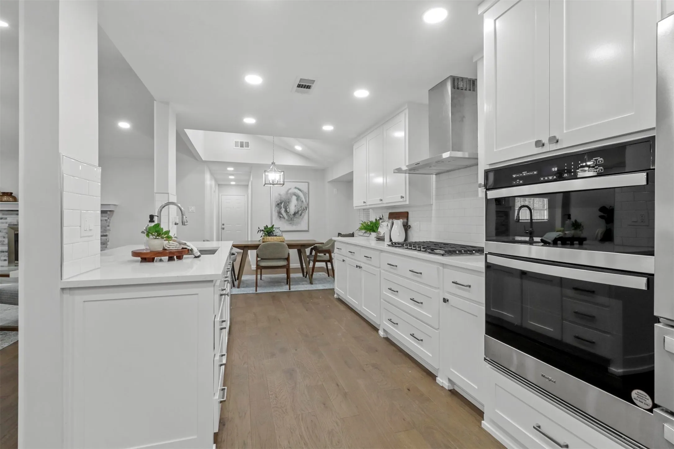 Single Family Residence For Rent in Dallas County , 3212 Altman Drive, Dallas, Texas 75229, 4 Bedroom, 3 Bathroom, 2 Garage spaces, 2,619 Sqft, built in 1968, mls#21243538, Real Estate Agent in Dallas, Homes For Rent in Dallas county, Homes For Rent in Dallas, Realtor in Dallas Texas, Real Estate Brokerage Independent Realty Texas, Luminita Cordes Realtor