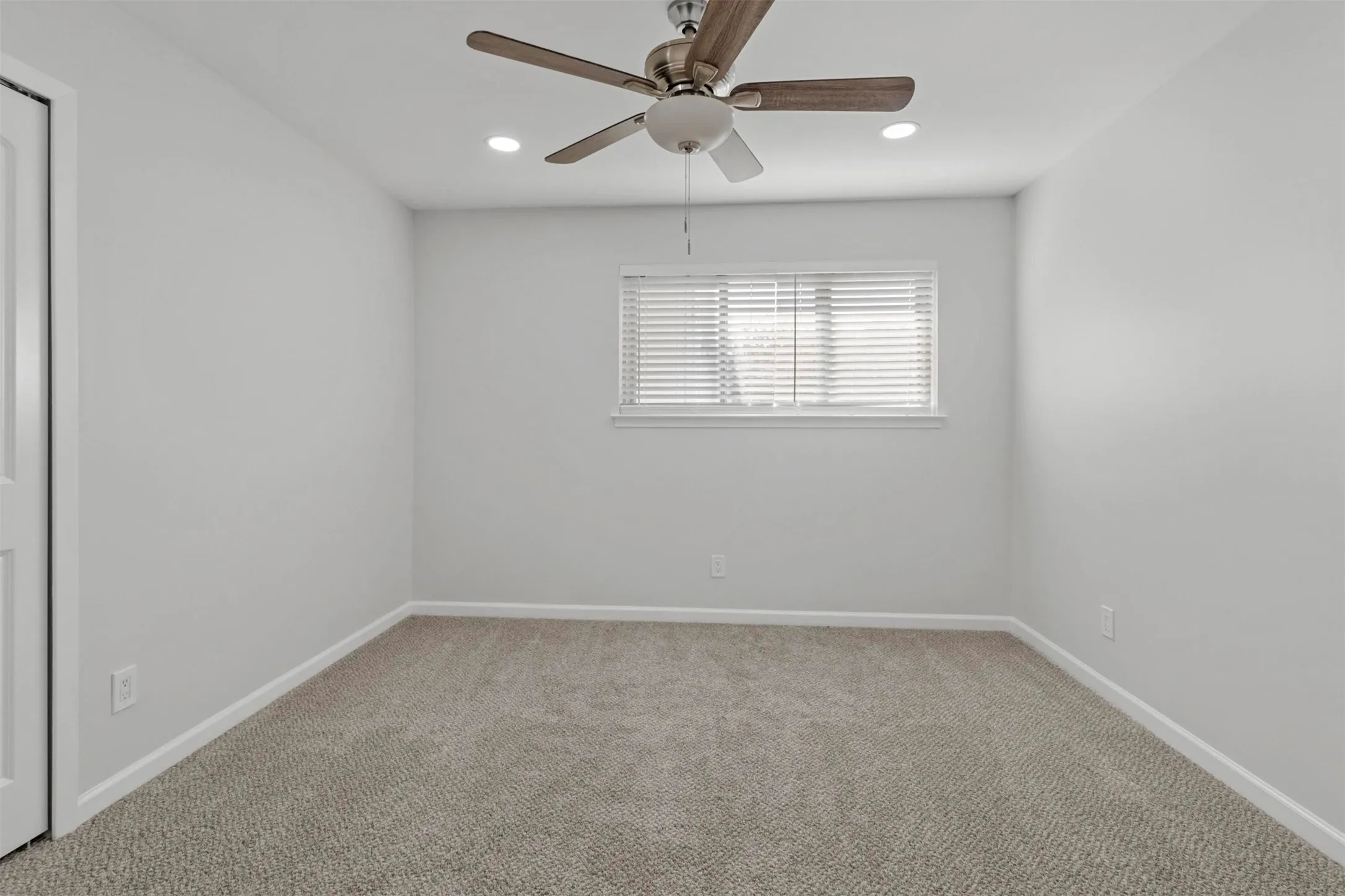 Single Family Residence For Rent in Dallas County , 3212 Altman Drive, Dallas, Texas 75229, 4 Bedroom, 3 Bathroom, 2 Garage spaces, 2,619 Sqft, built in 1968, mls#21243538, Real Estate Agent in Dallas, Homes For Rent in Dallas county, Homes For Rent in Dallas, Realtor in Dallas Texas, Real Estate Brokerage Independent Realty Texas, Luminita Cordes Realtor