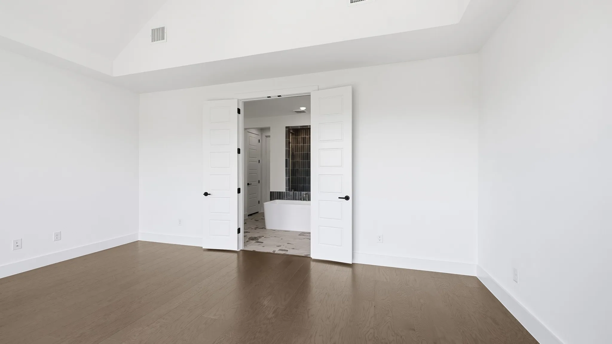 Single Family Residence For Sale in Rockwall County , 239 Chesterfield Lane, Heath, Texas 75032, 4 Bedroom, 5 Bathroom, 3 Garage spaces, 4,336 Sqft, built in 2026, New Construction - Incomplete, mls#21243542, Real Estate Agent in Heath, Homes For Sale in Rockwall county, Homes For Sale in Heath, Realtor in Heath Texas, Real Estate Brokerage Independent Realty Texas, Luminita Cordes Realtor