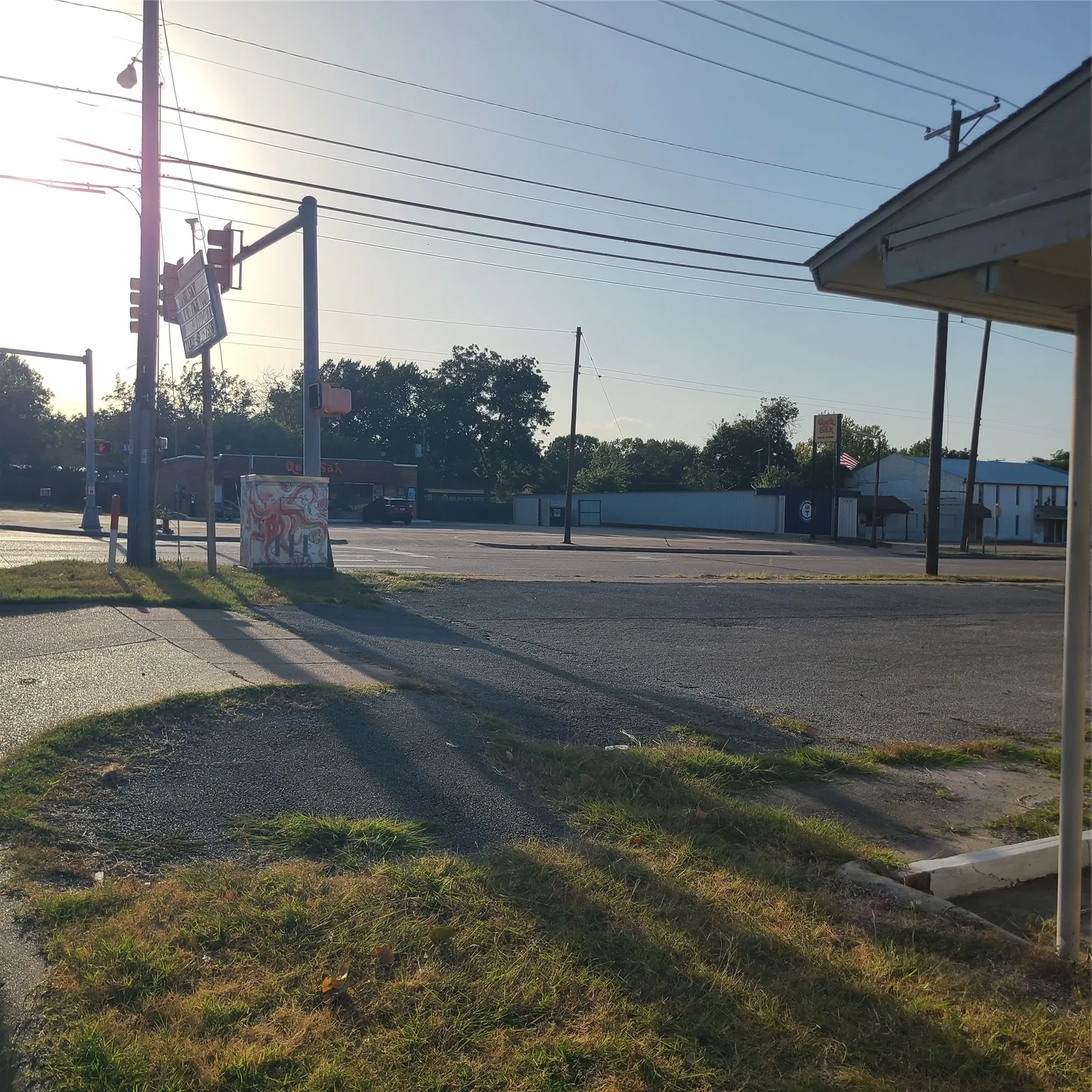 corner picture showing high traffic